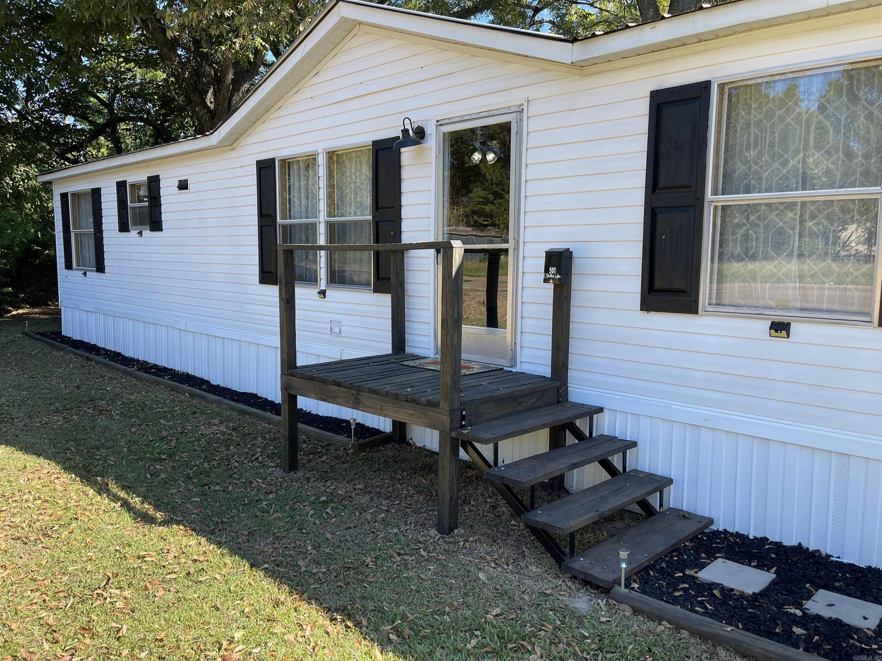 301 E Shelton  Monticello, AR