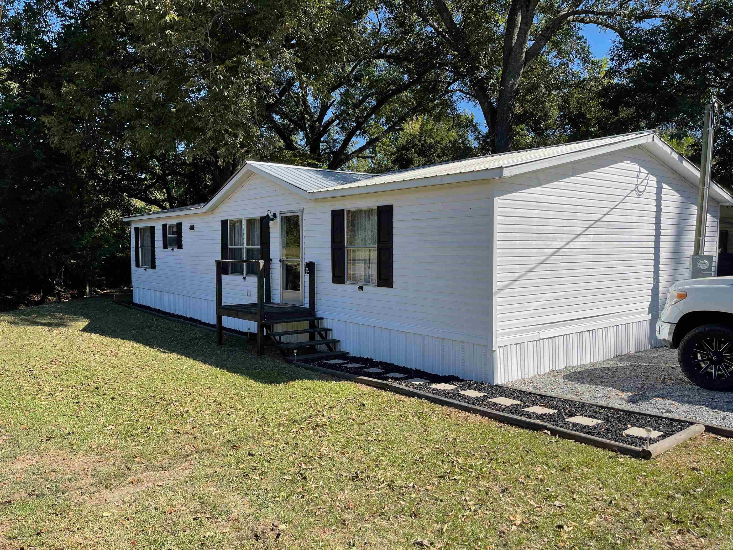 301 E Shelton  Monticello, AR