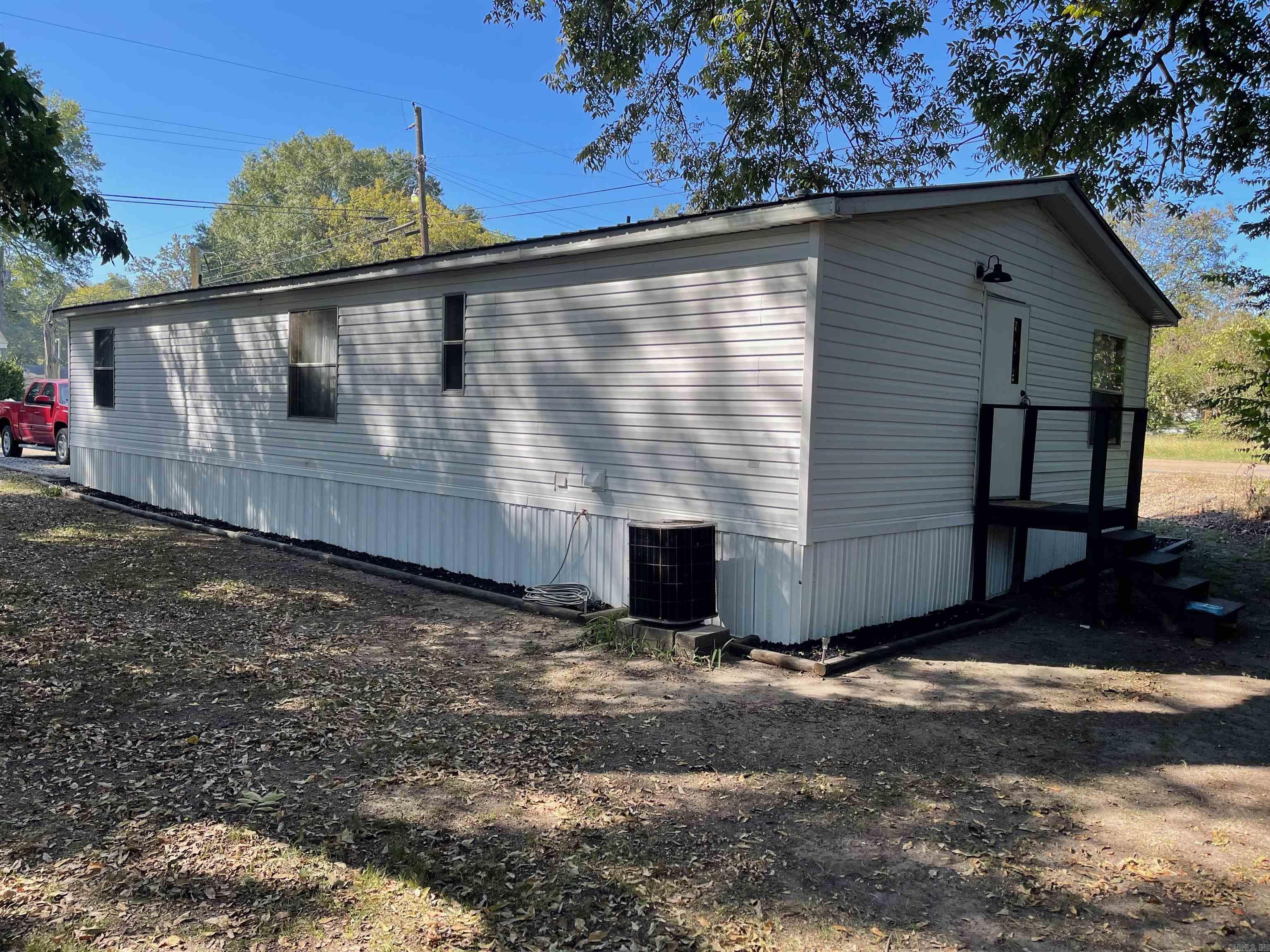 301 E Shelton  Monticello, AR