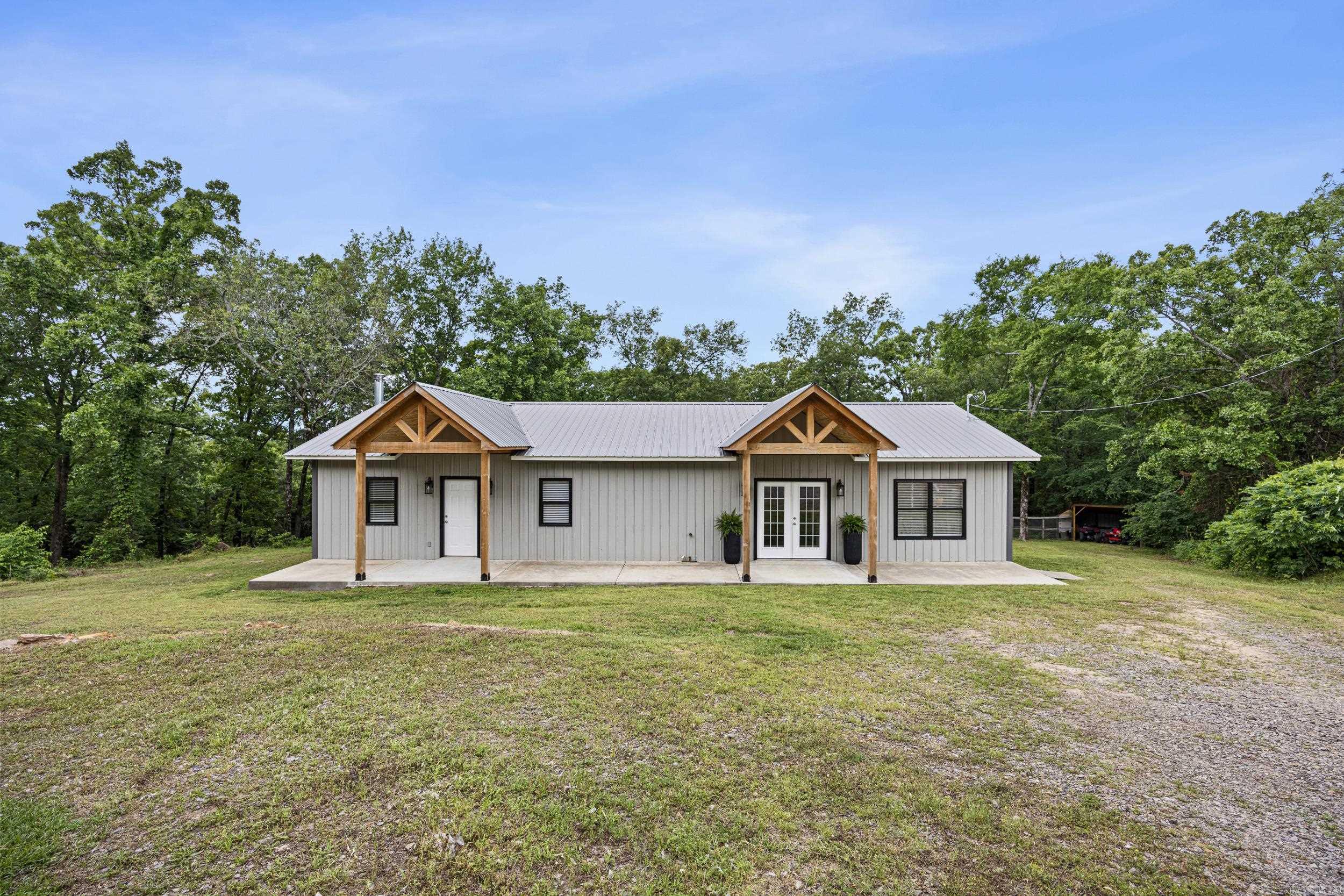 725 County Rd 2700 London, AR 72847