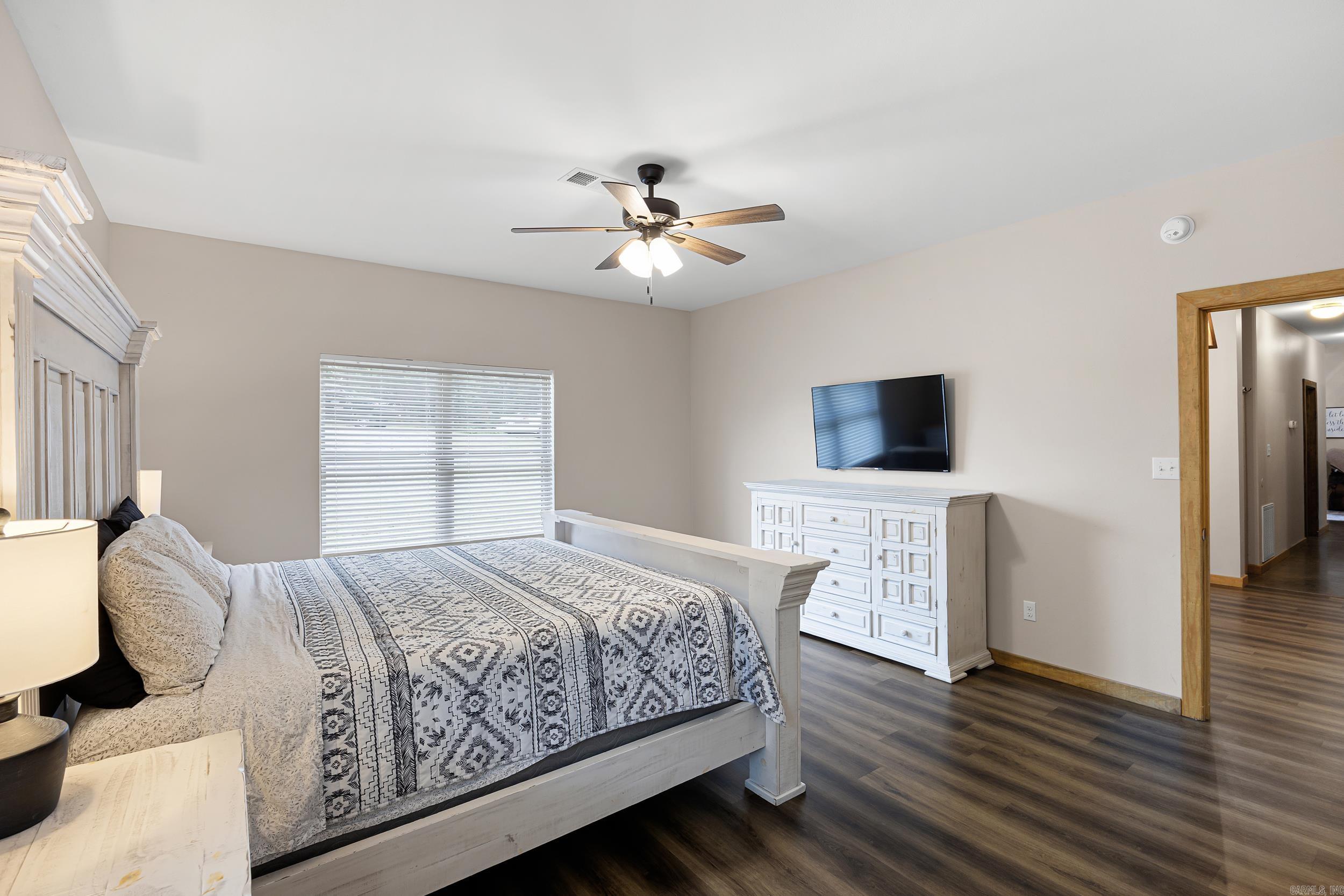 725 County Rd 2700 London, AR 72847
