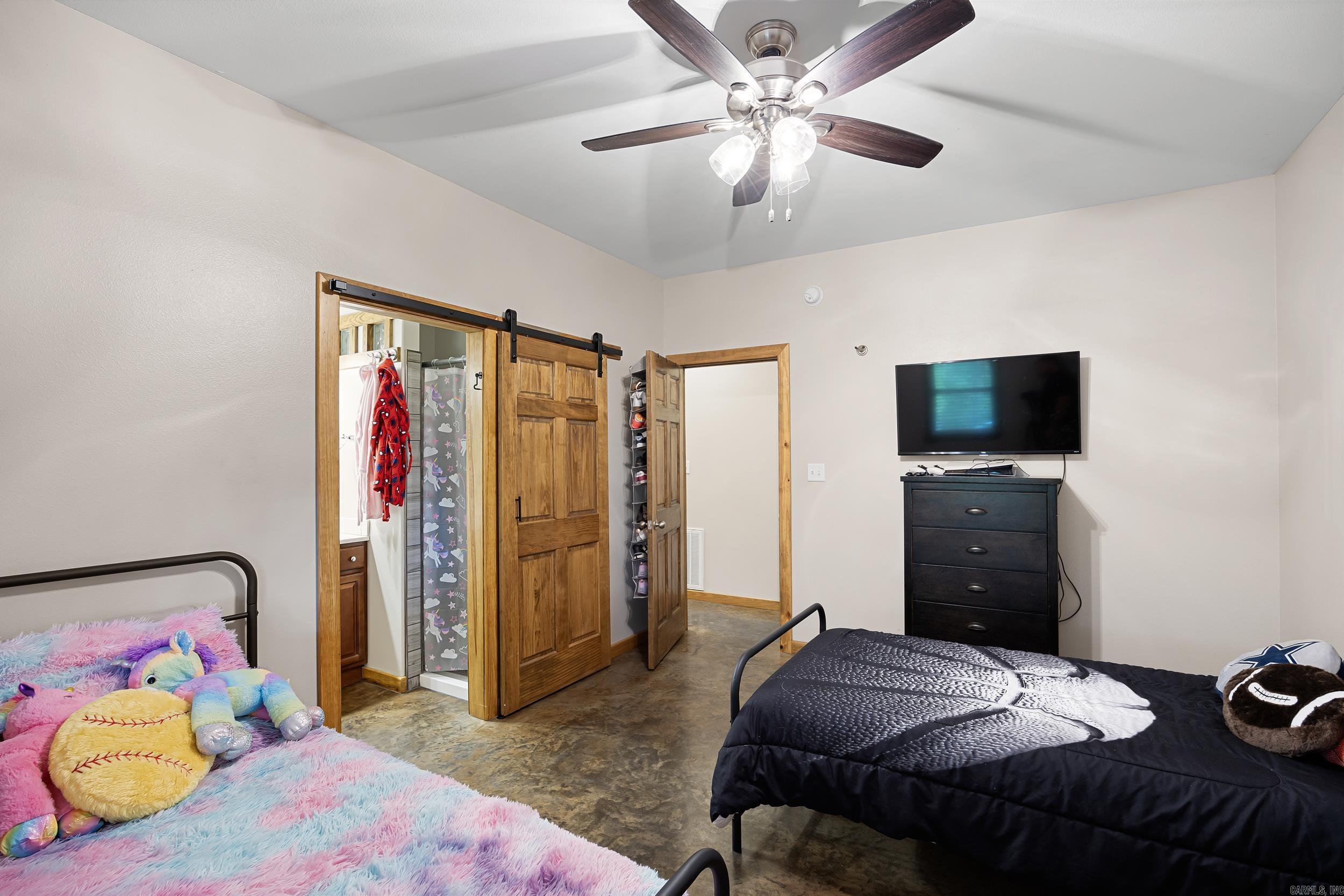 725 County Rd 2700 London, AR 72847