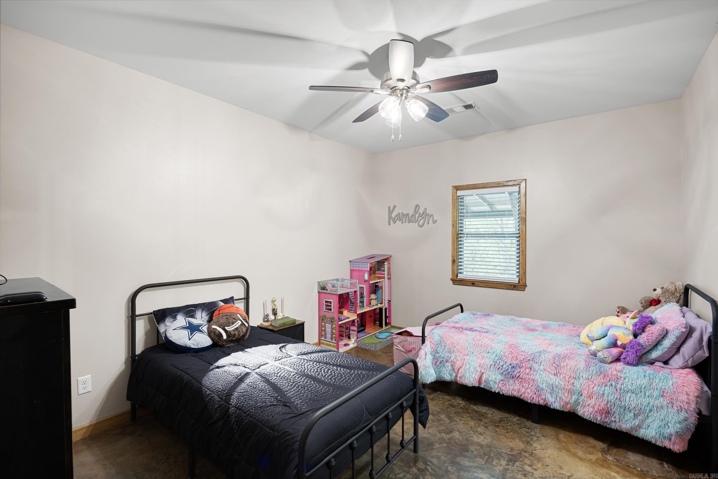 725 County Rd 2700 London, AR 72847