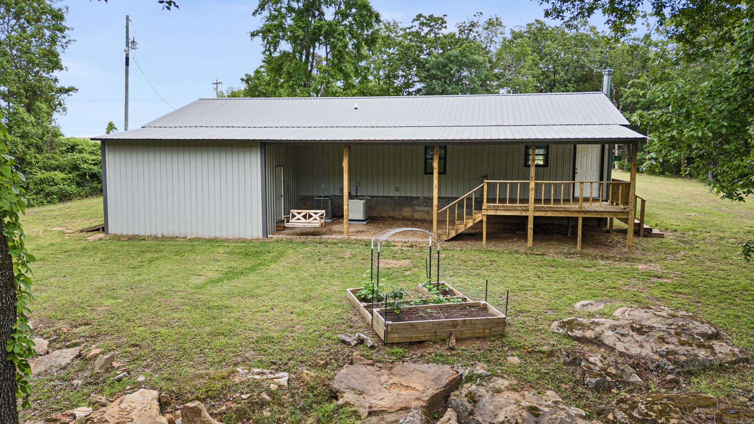 725 County Rd 2700 London, AR 72847