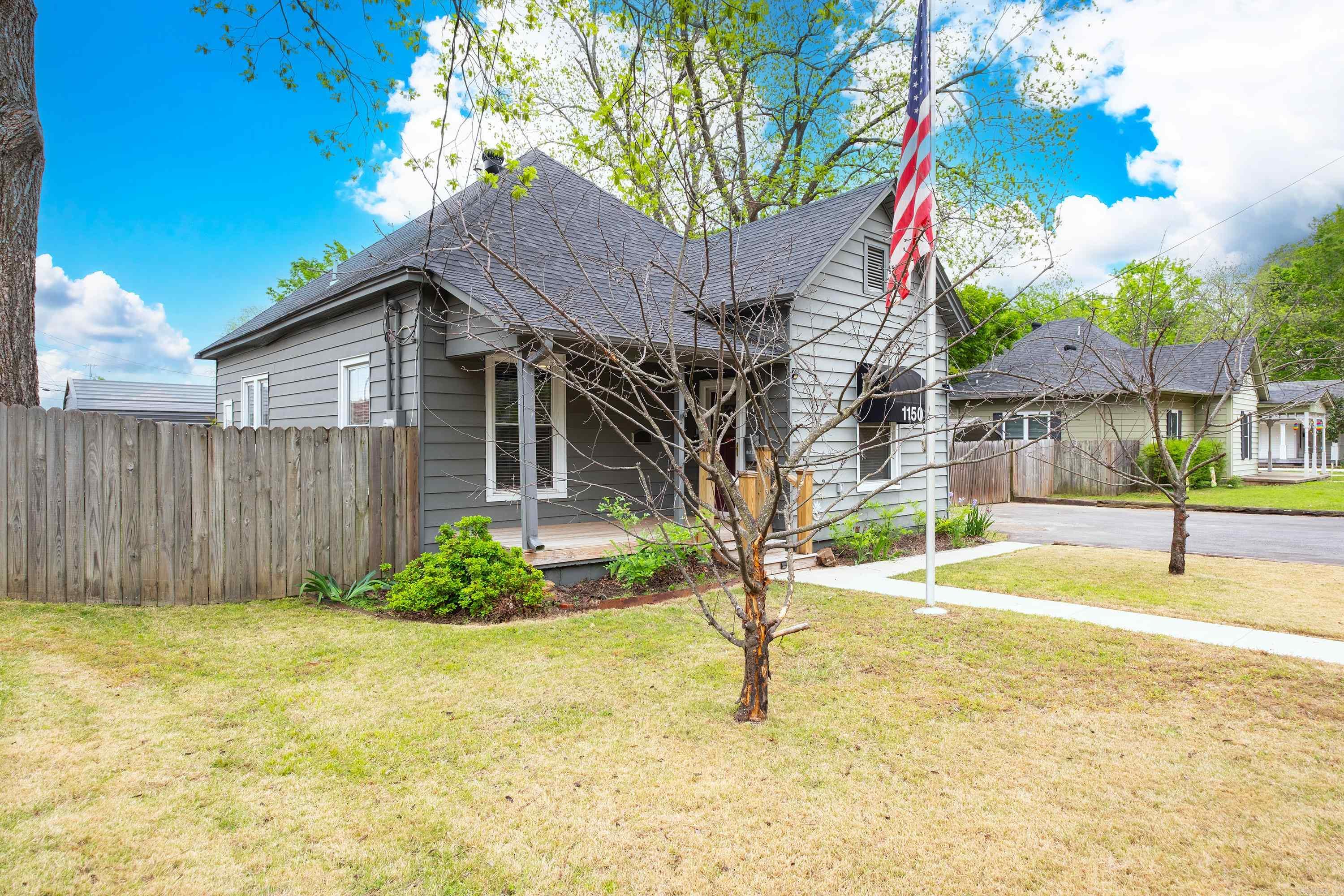 1150  Clifton  Conway, AR