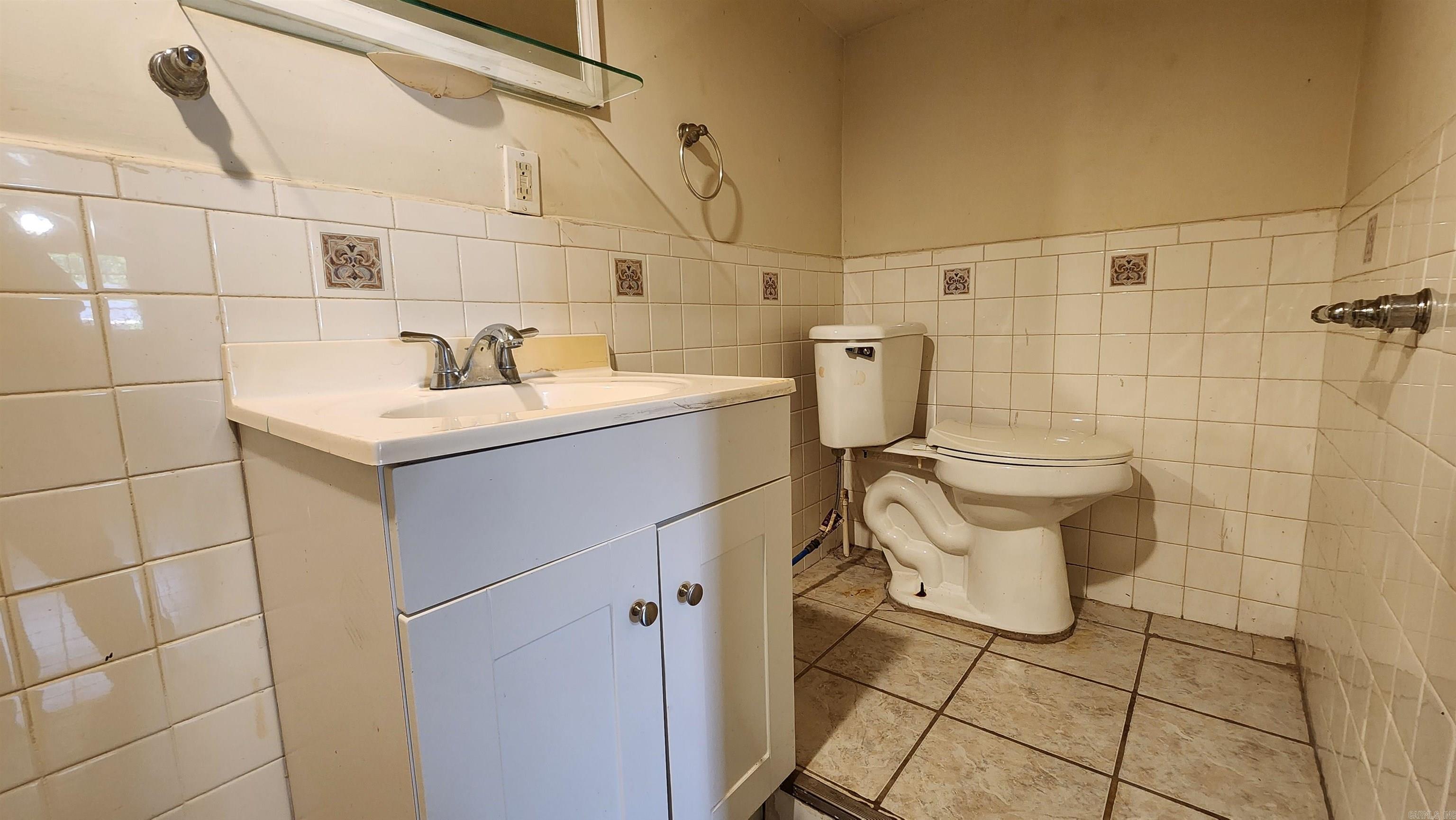 1108  Bloomfield  Pine Bluff, AR