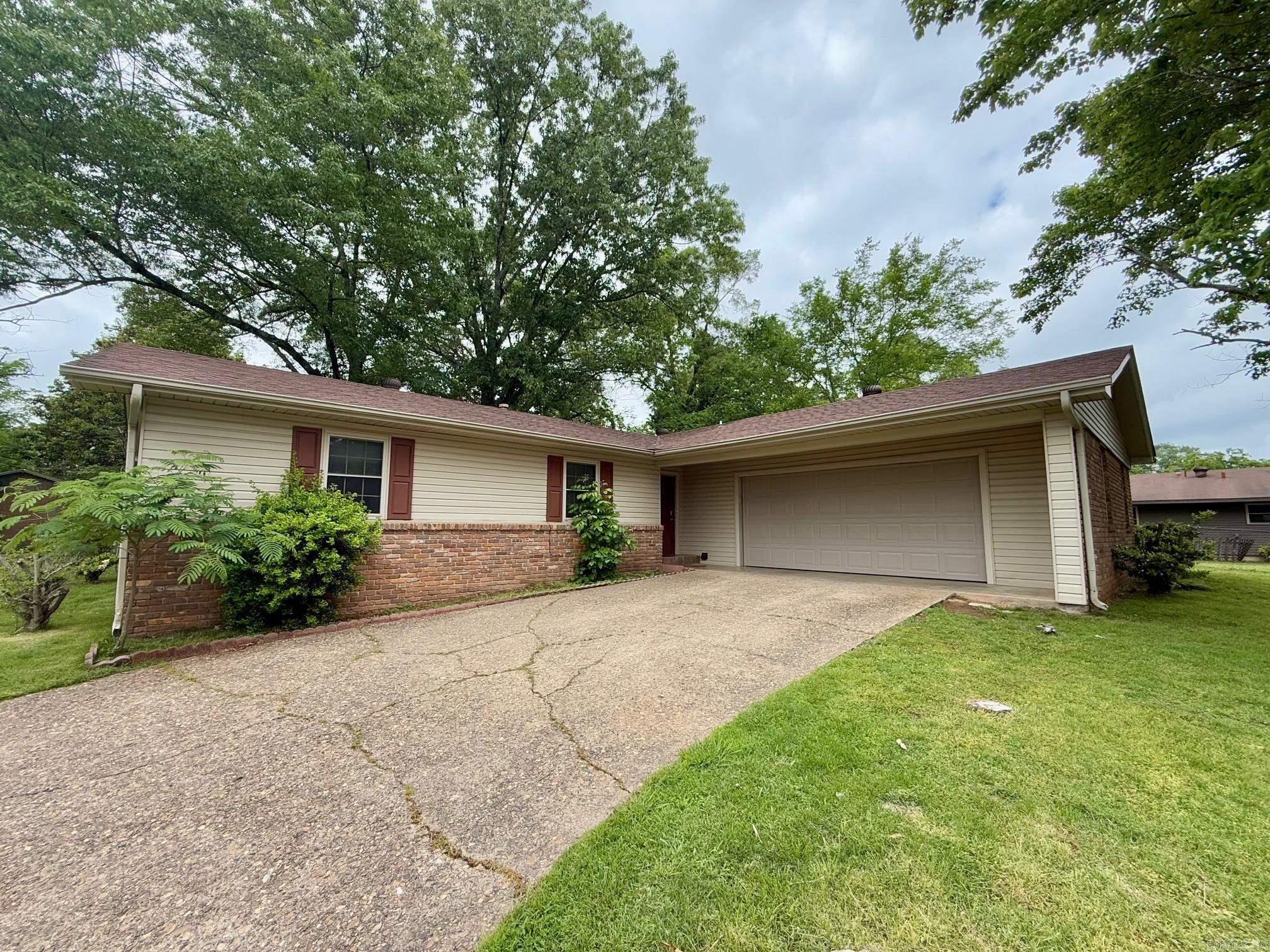 105 Stonehenge Court