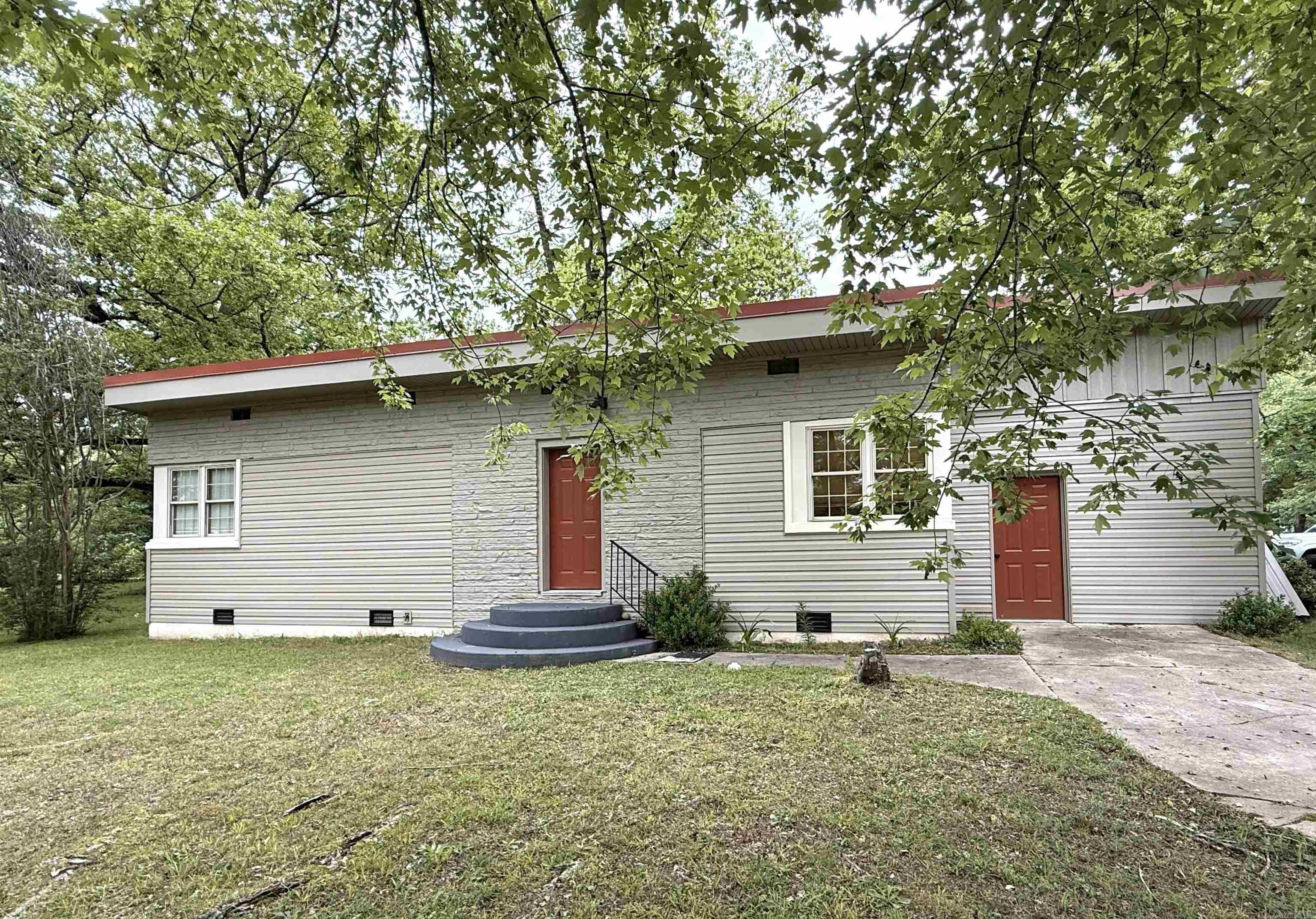 601 Clarence Street Mountain View, AR 72560