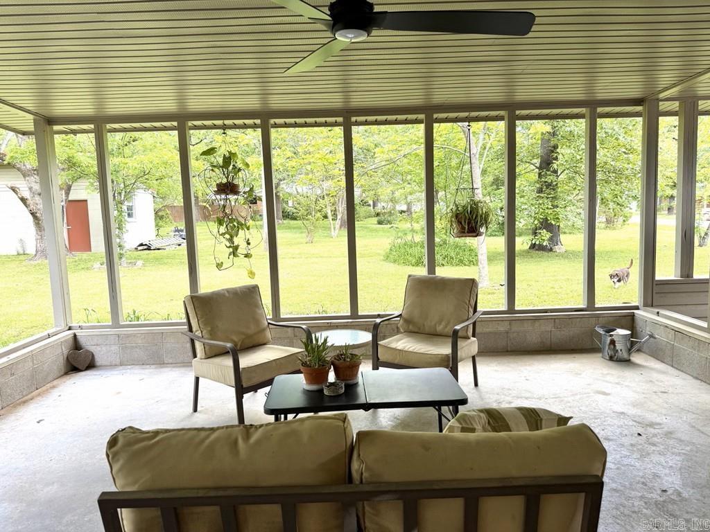 601 Clarence Street Mountain View, AR 72560