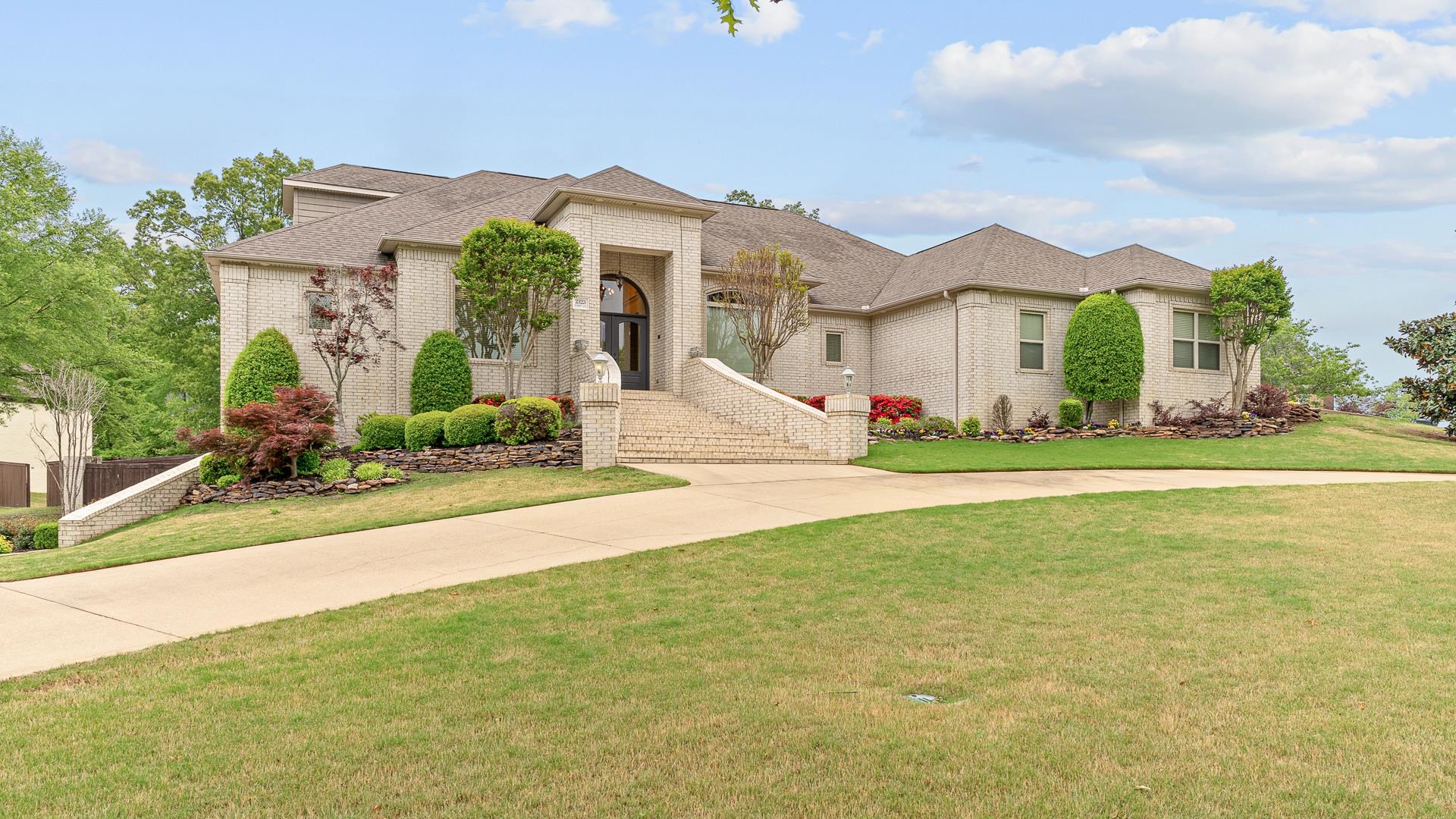 2323 Summit Oaks Cove