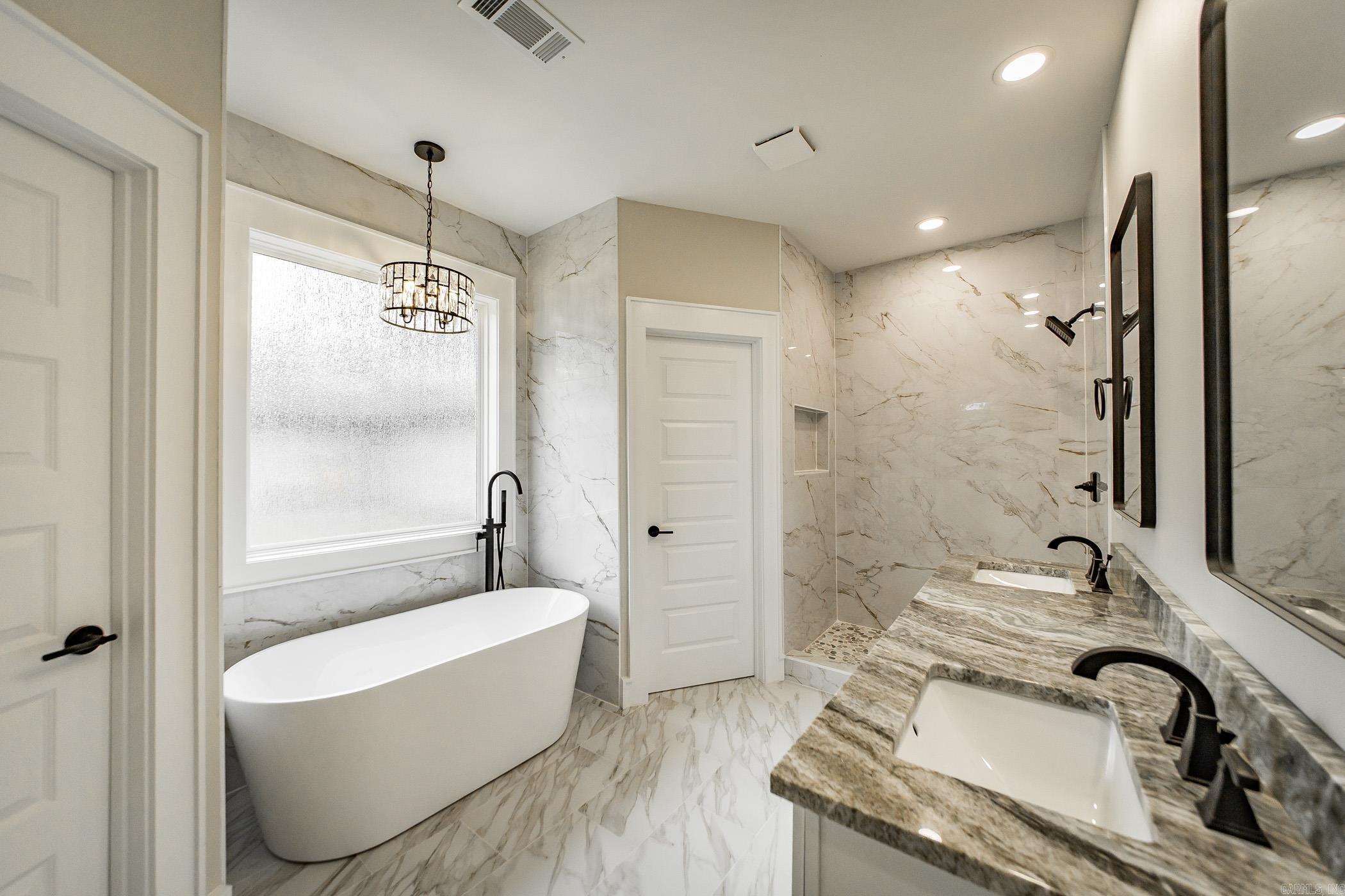 912  Lakeshore  Heber Springs, AR