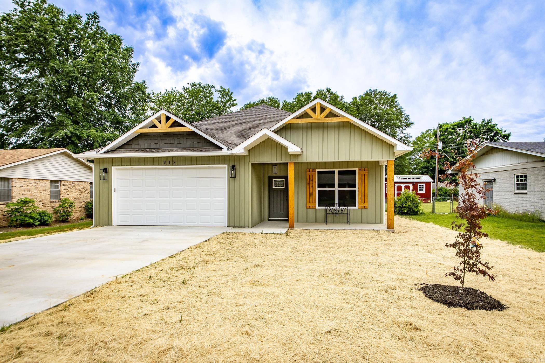 912  Lakeshore  Heber Springs, AR
