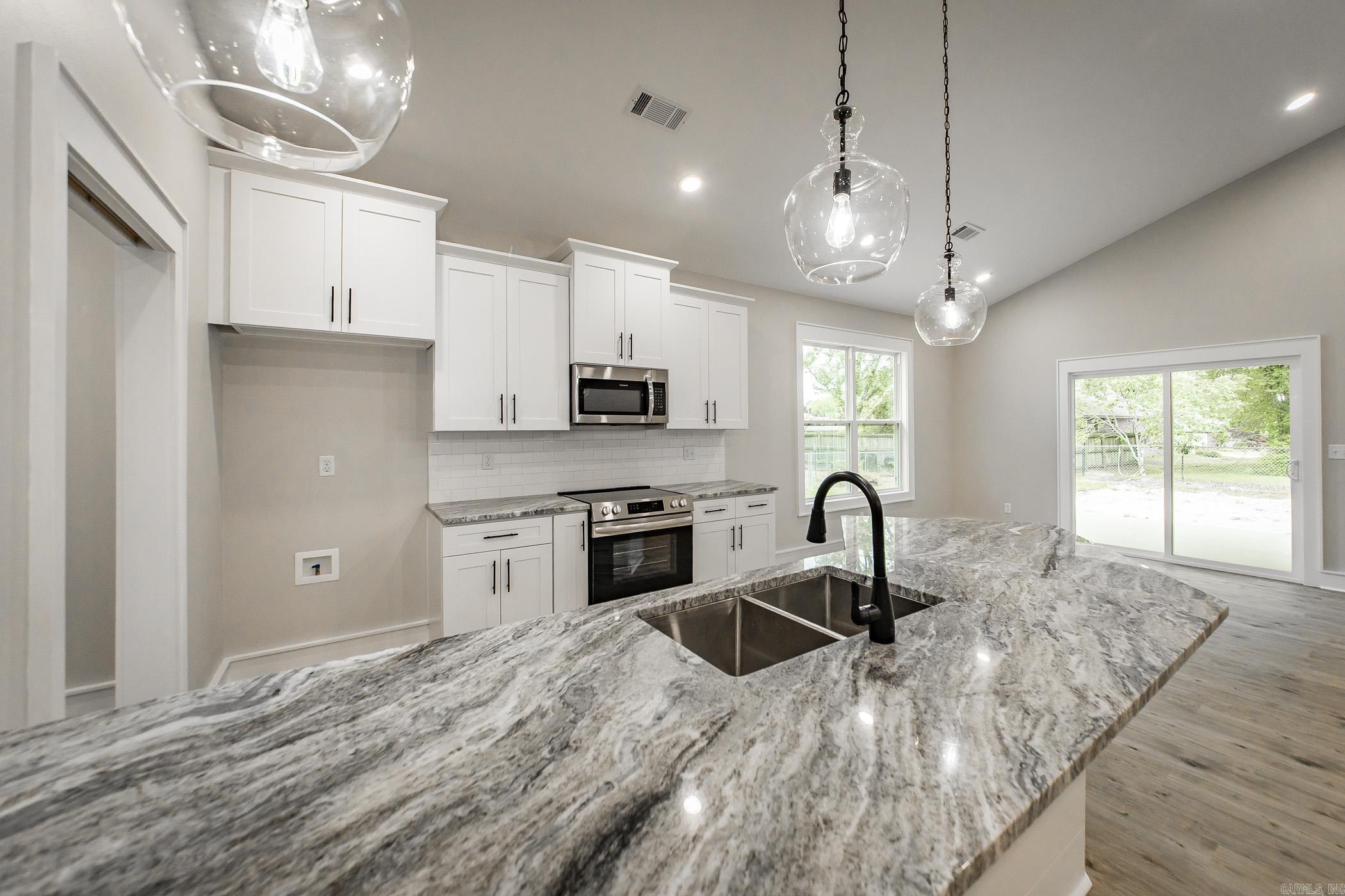 912  Lakeshore  Heber Springs, AR