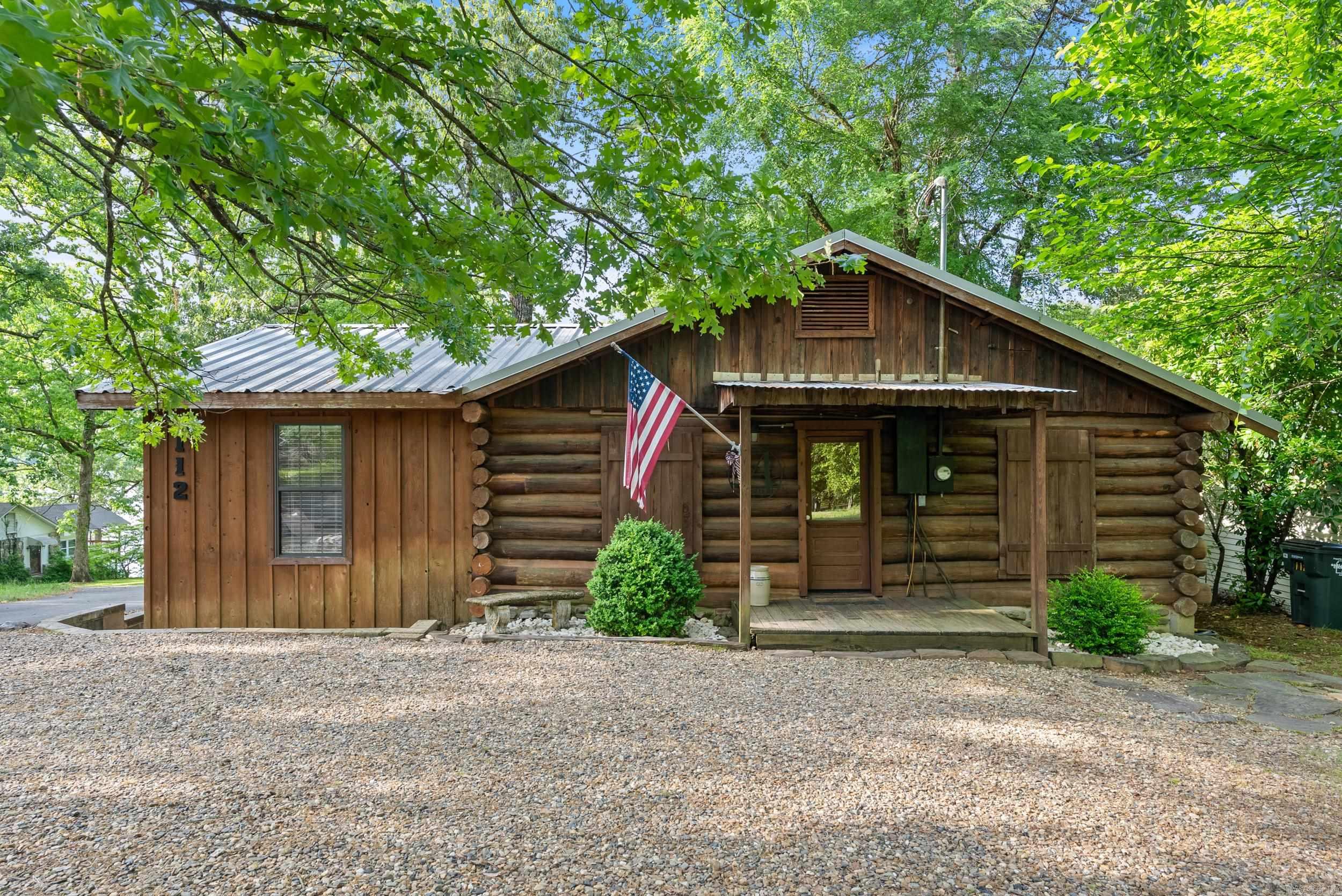 112 Fairchild Point