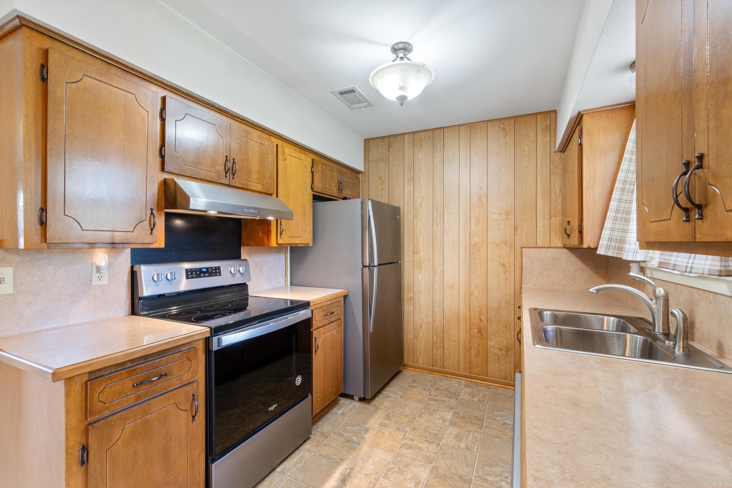 502  Adams St  Morrilton, AR