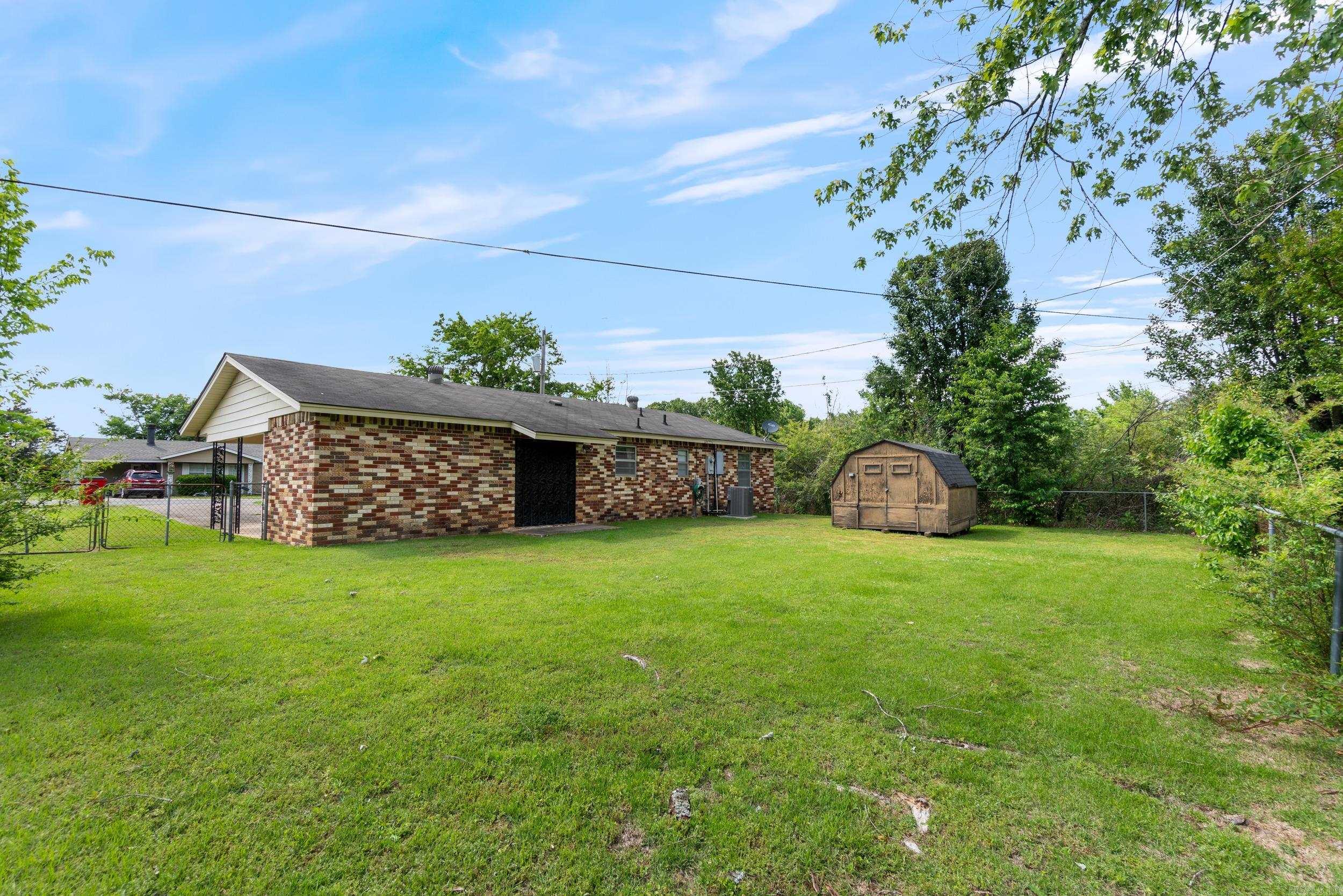 502  Adams St  Morrilton, AR