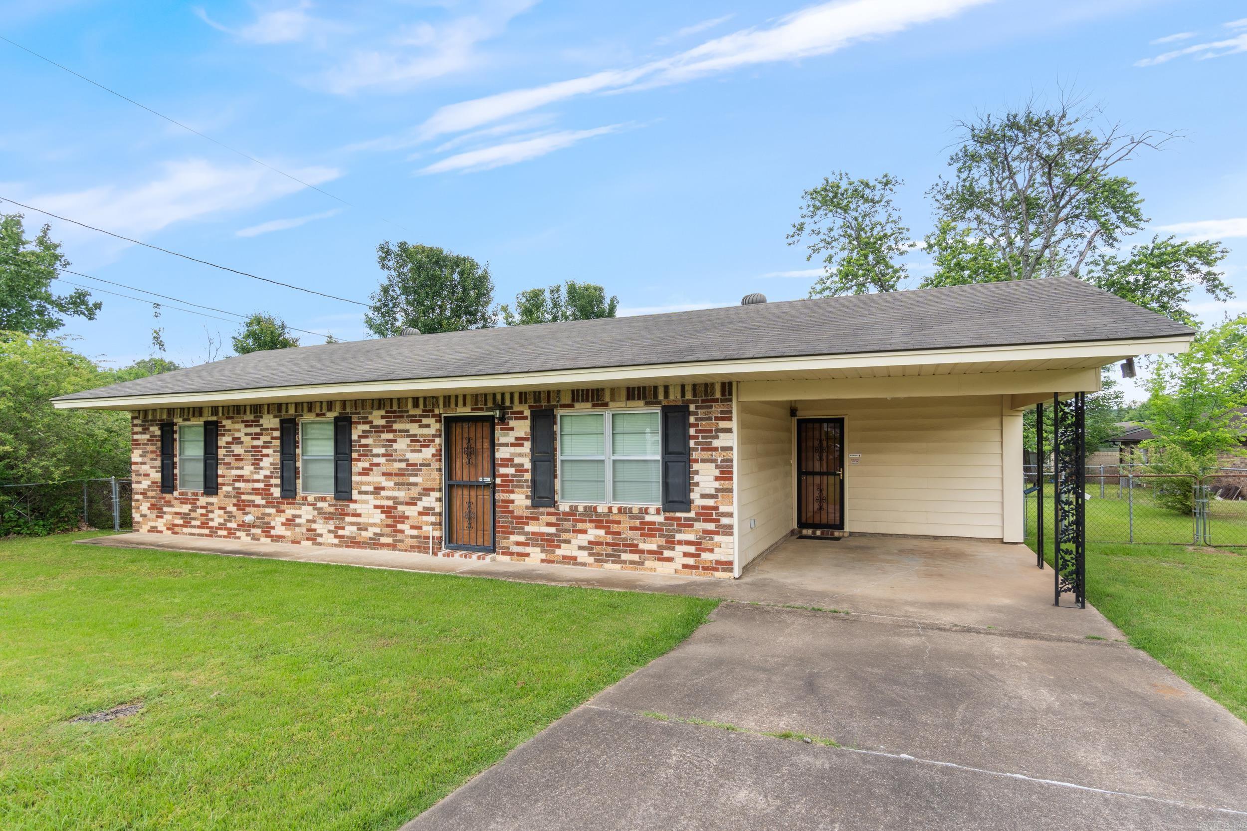 502  Adams St  Morrilton, AR