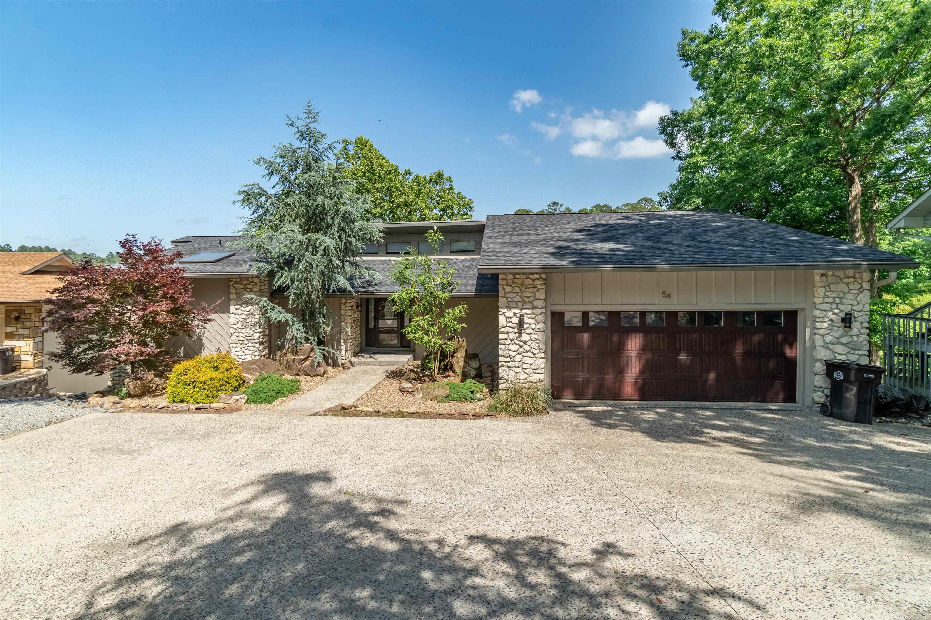 54  Rubi  Hot Springs Village, AR