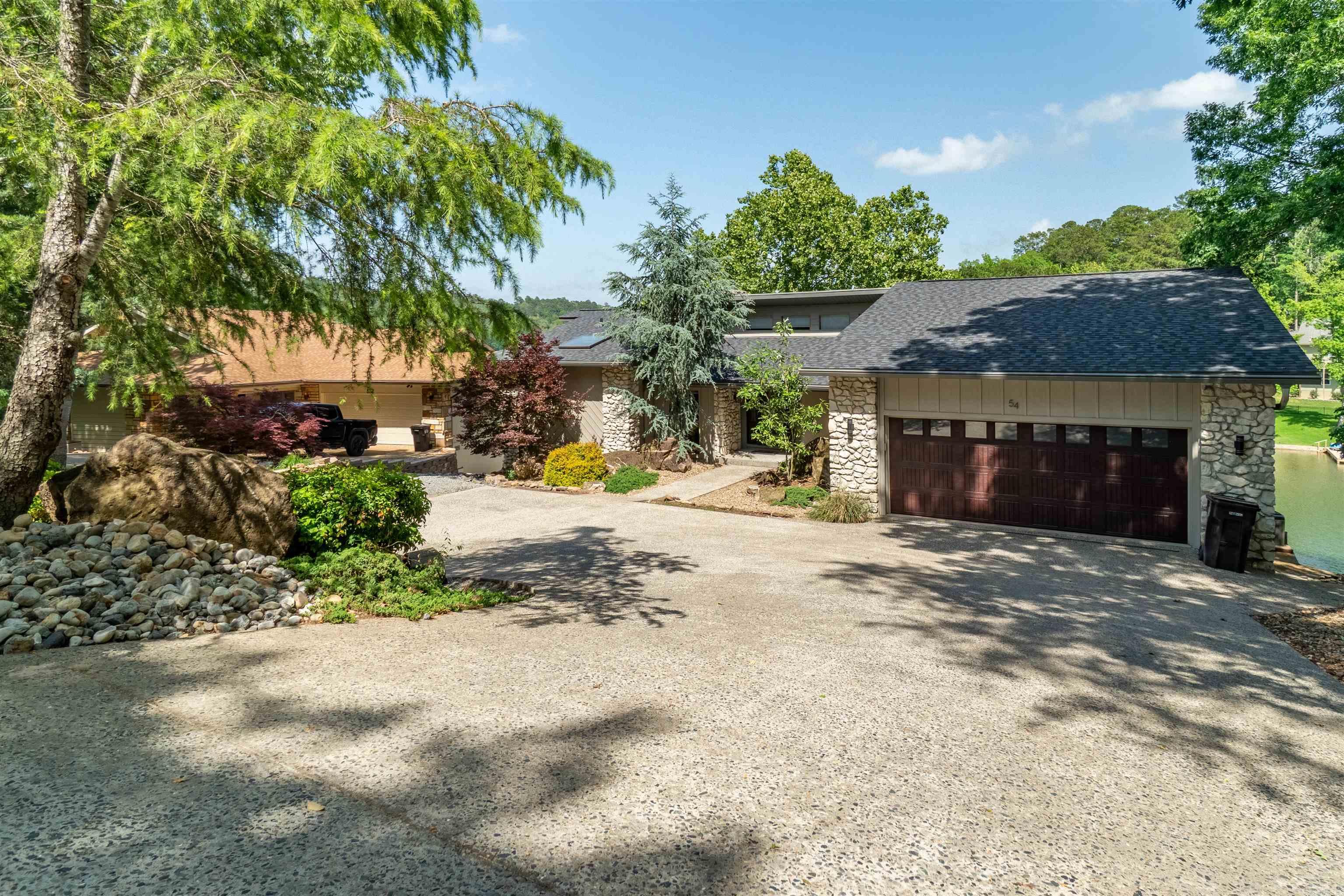 54  Rubi  Hot Springs Village, AR
