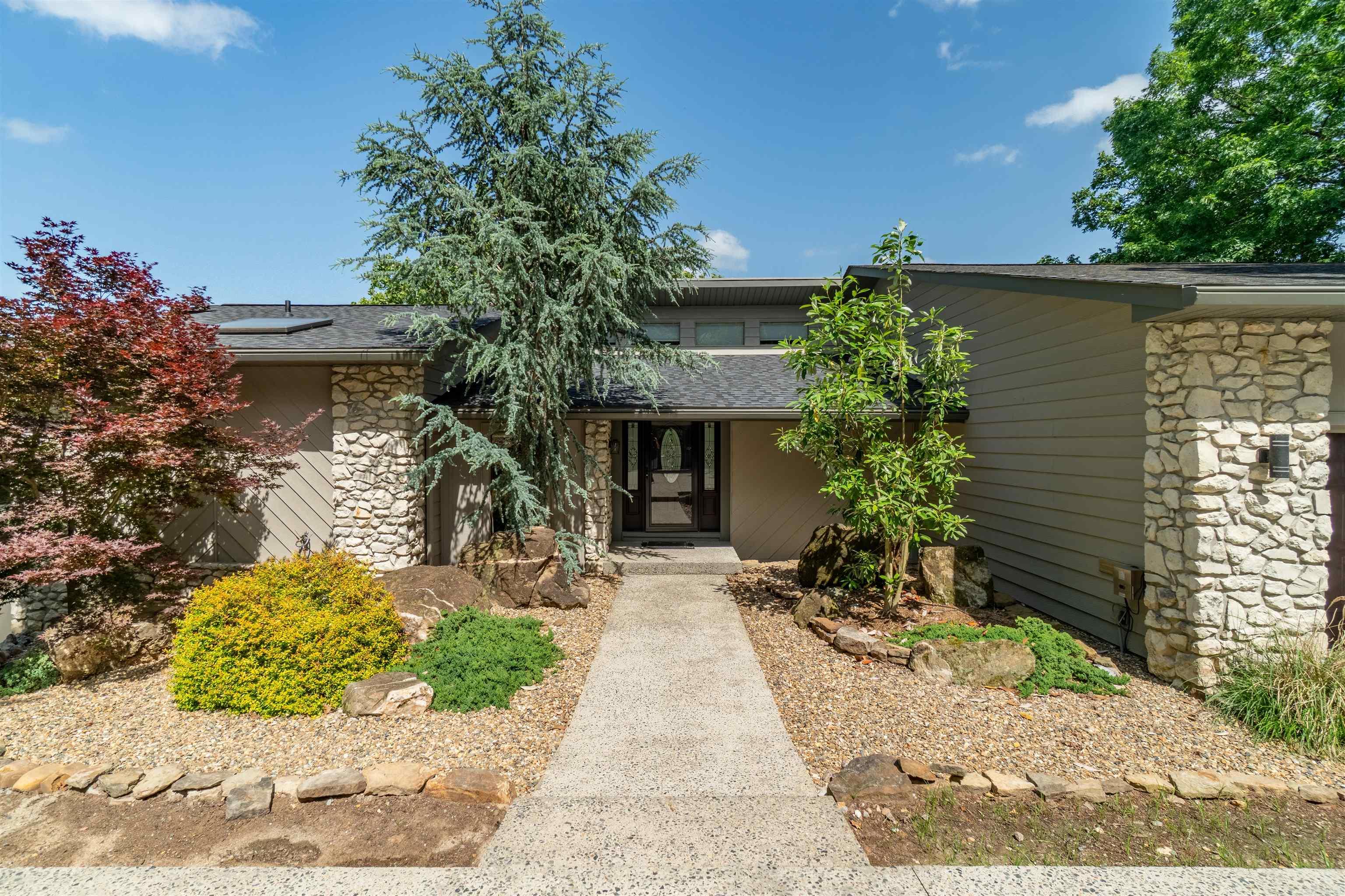 54  Rubi  Hot Springs Village, AR