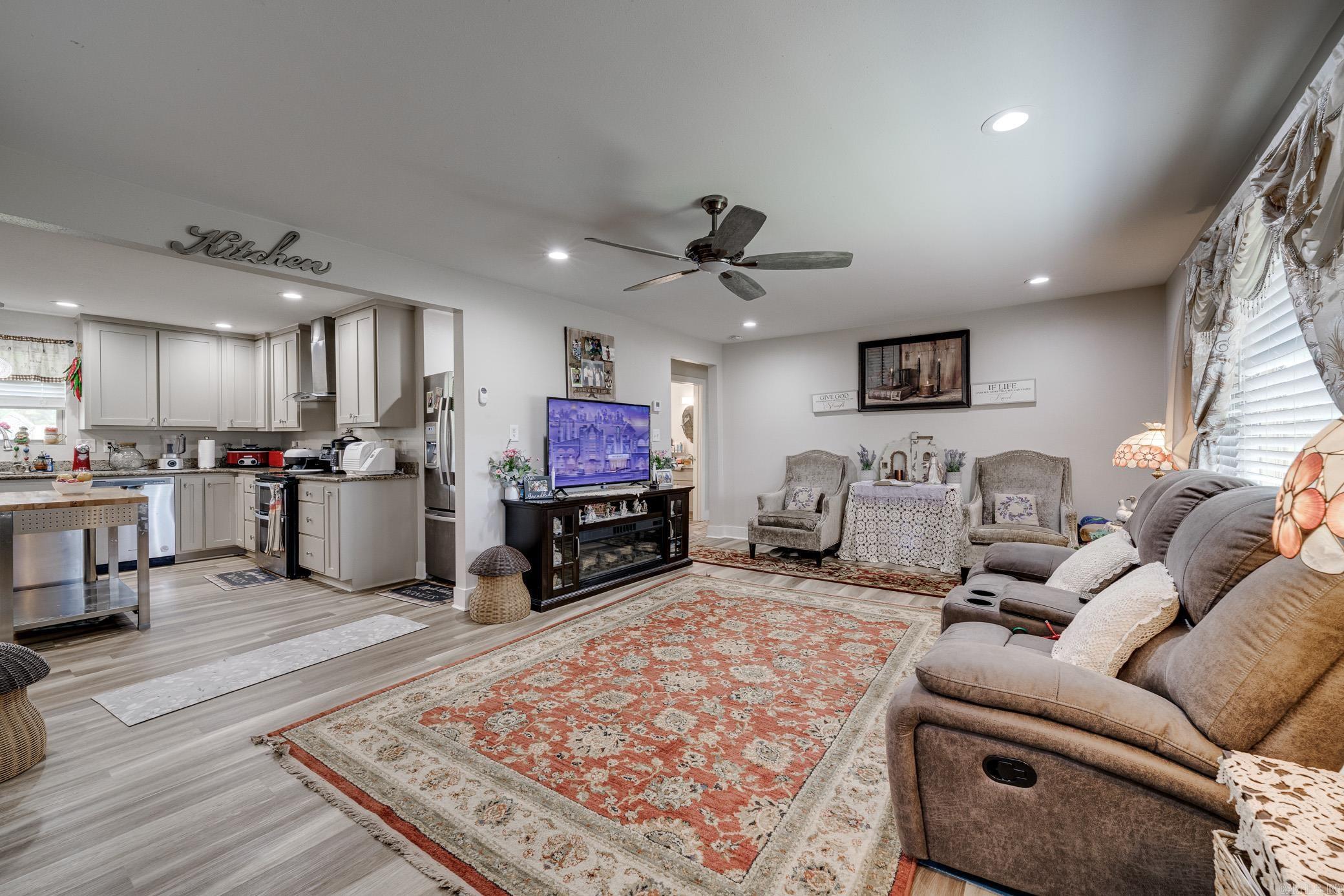 230  Cedar Creek  Center Ridge, AR