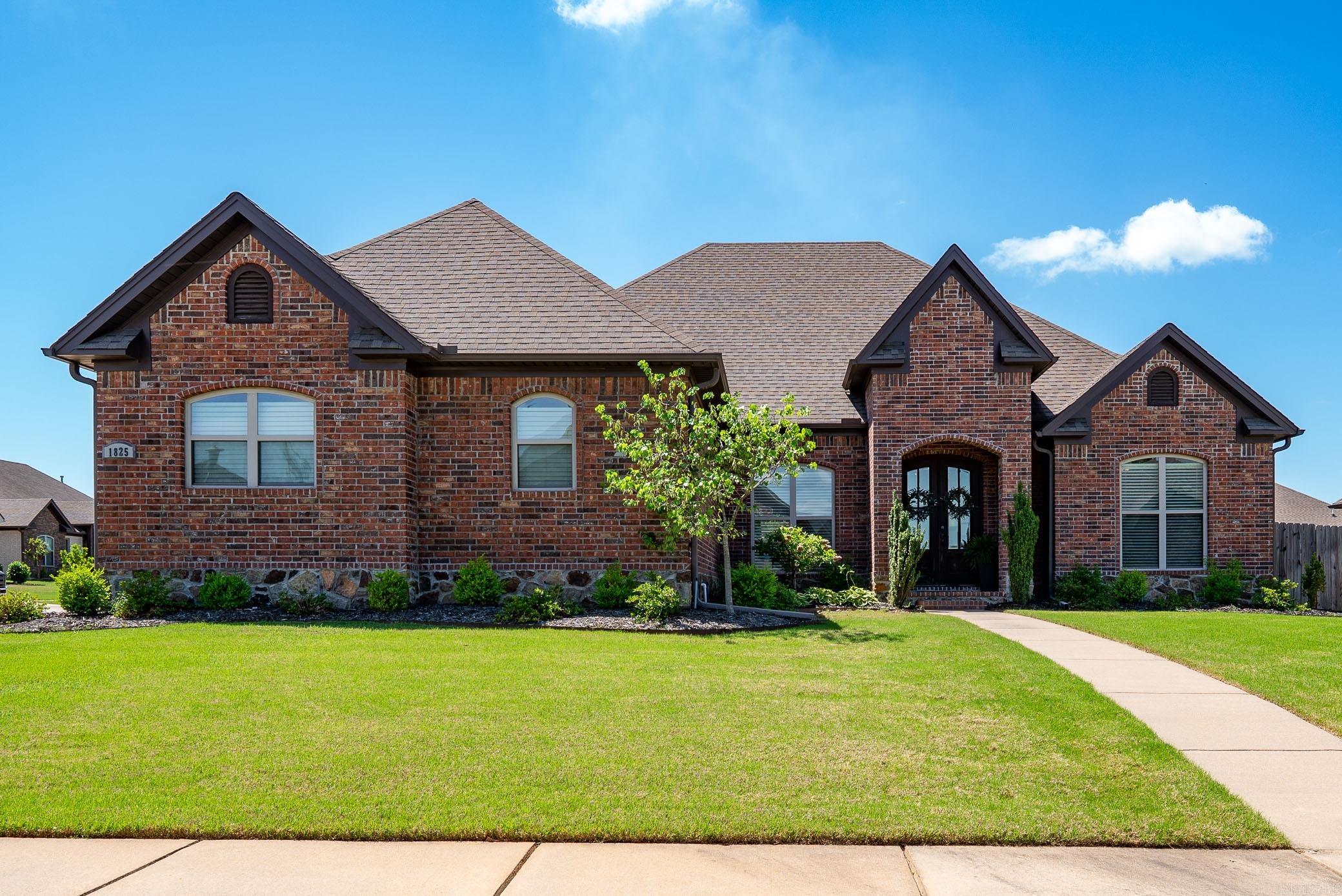 1825 Josh Drive
