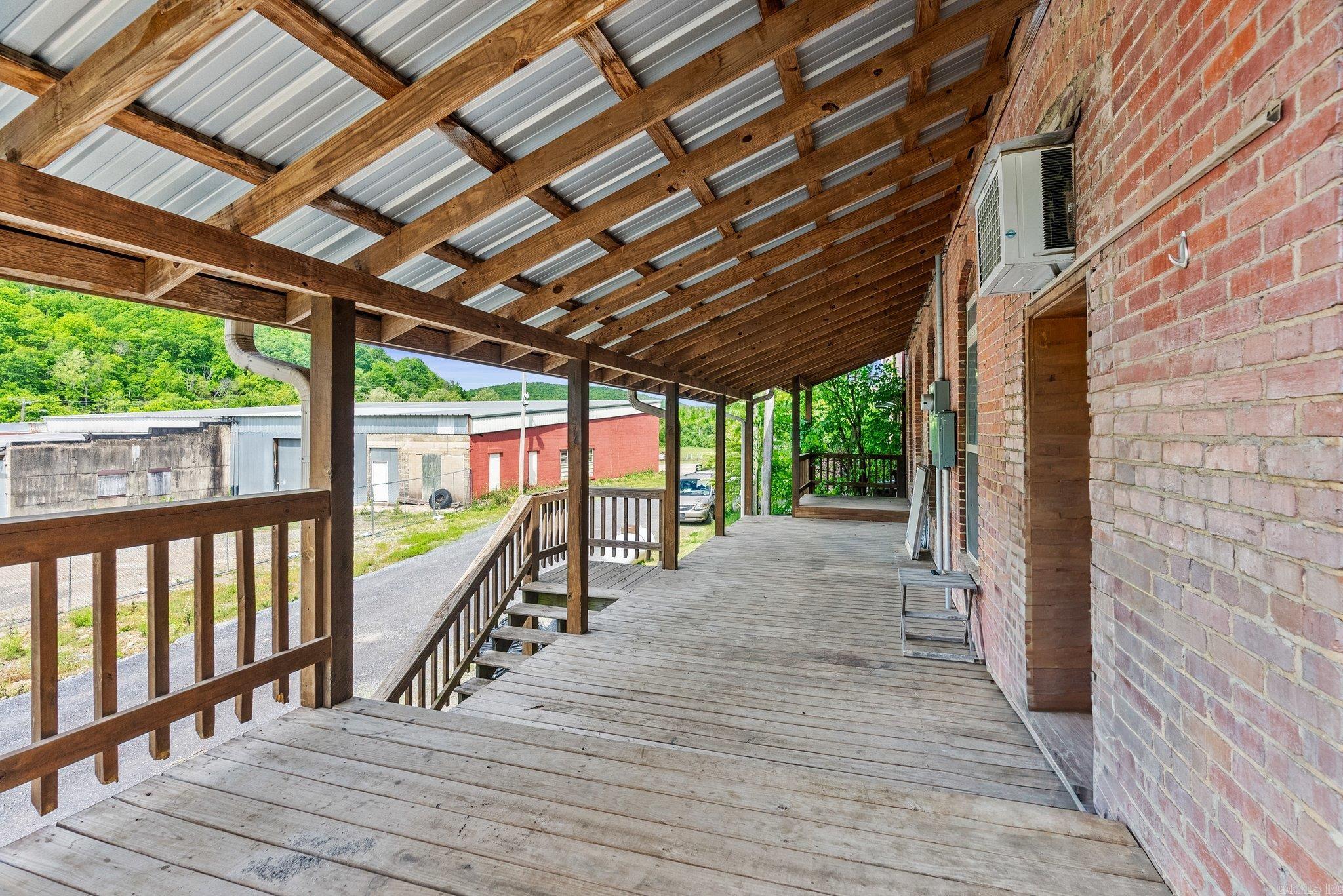 412  Main Street  Leslie, AR