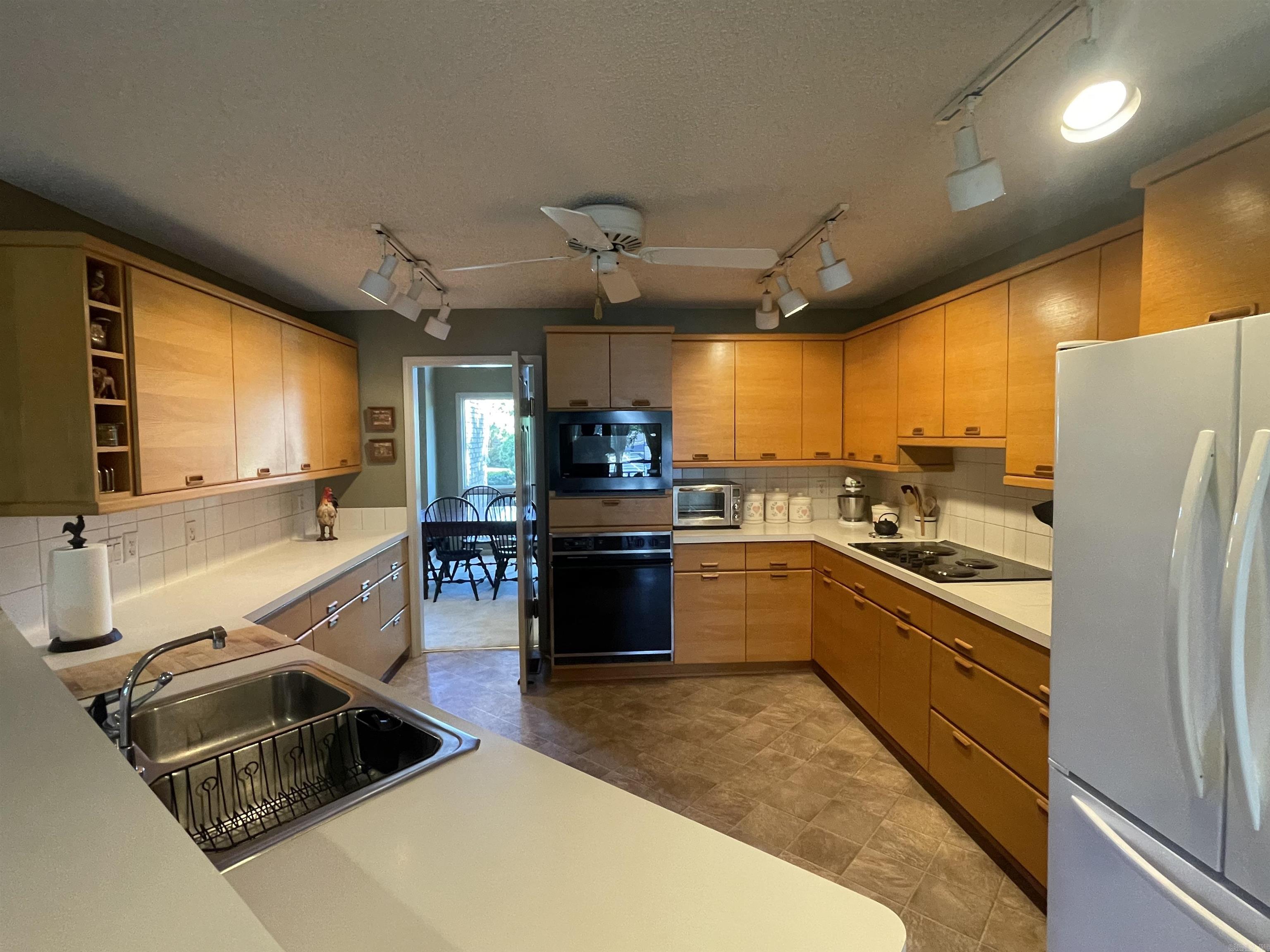 1502  Quail Creek Dr  Conway, AR