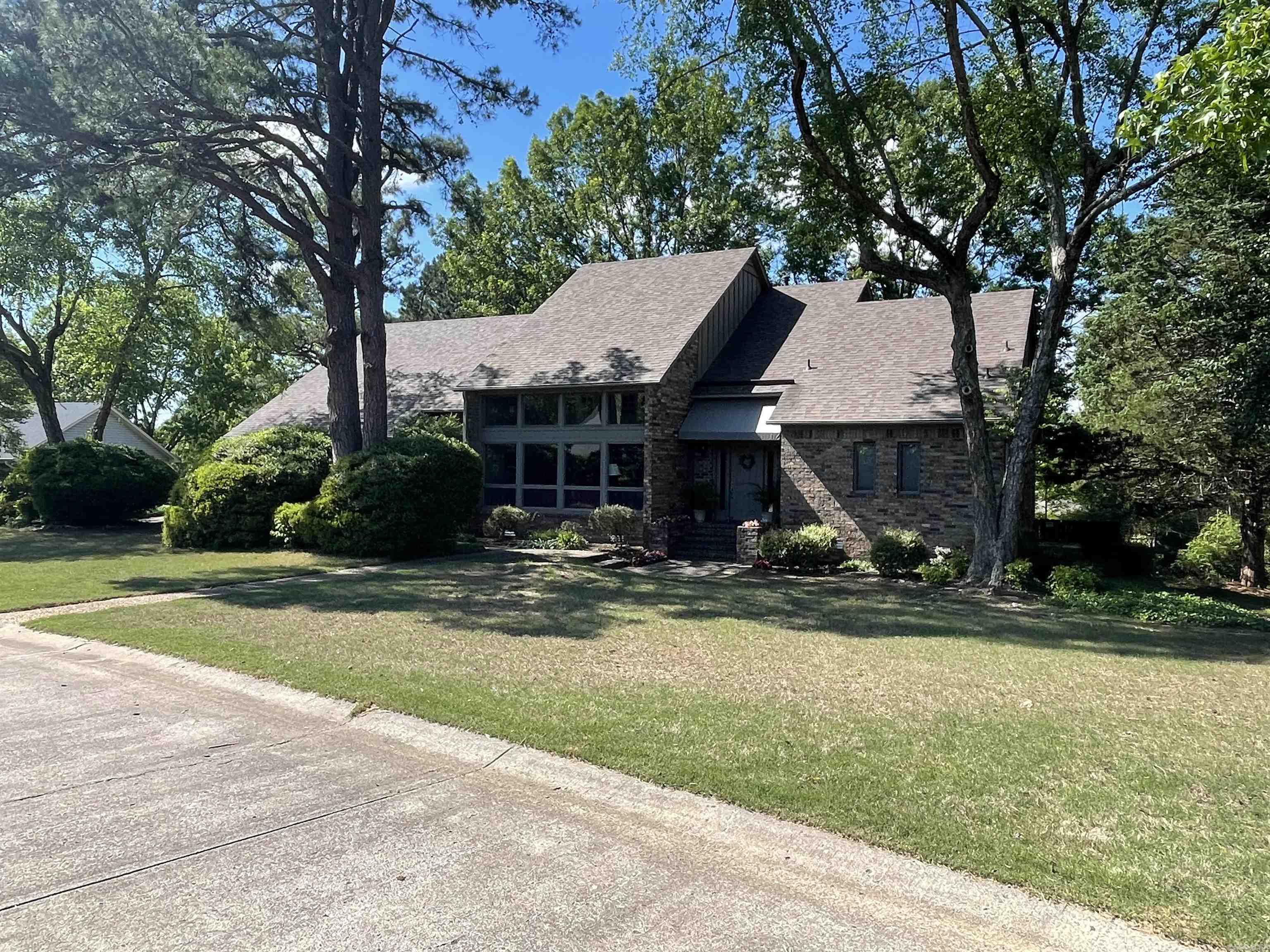 1502  Quail Creek Dr  Conway, AR