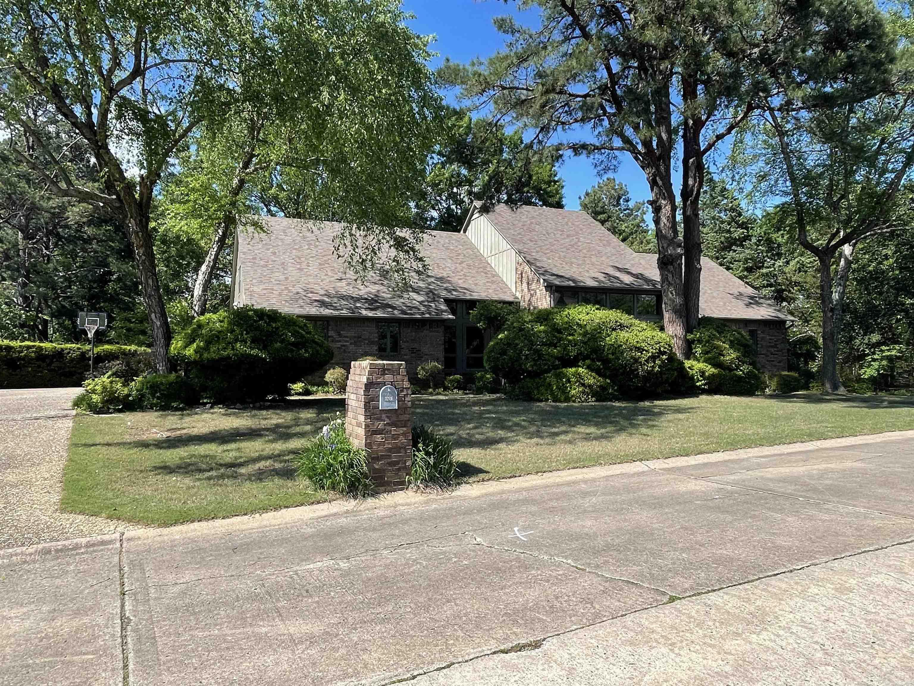 1502  Quail Creek Dr  Conway, AR
