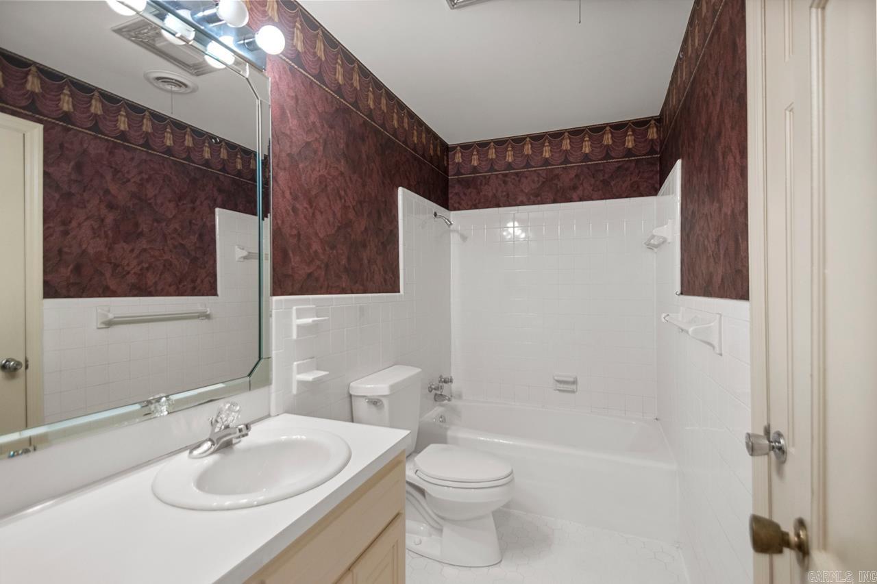 4  QueensPark Rd  Little Rock, AR