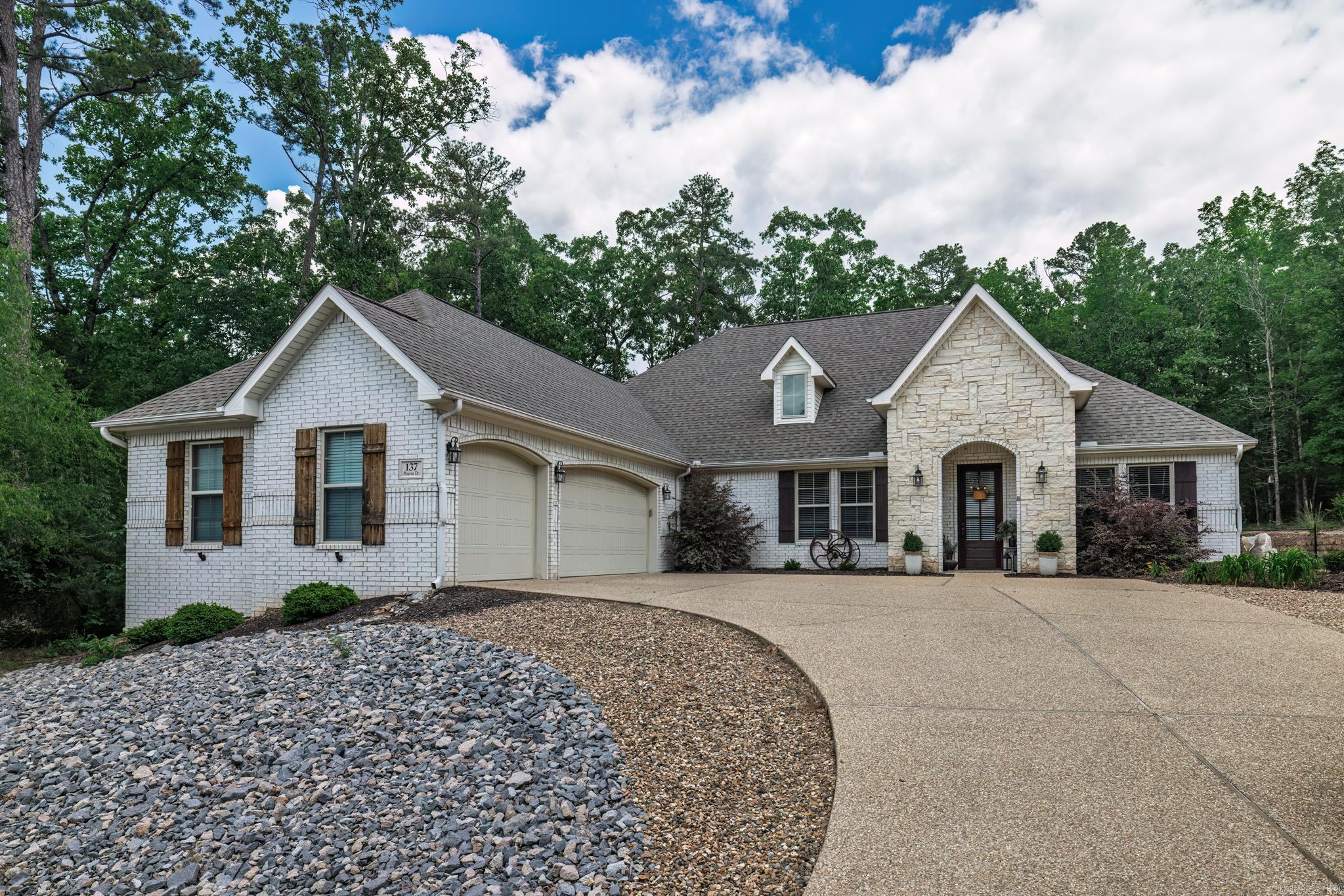 137 Pizarro Drive Hot Springs Village, AR 71909