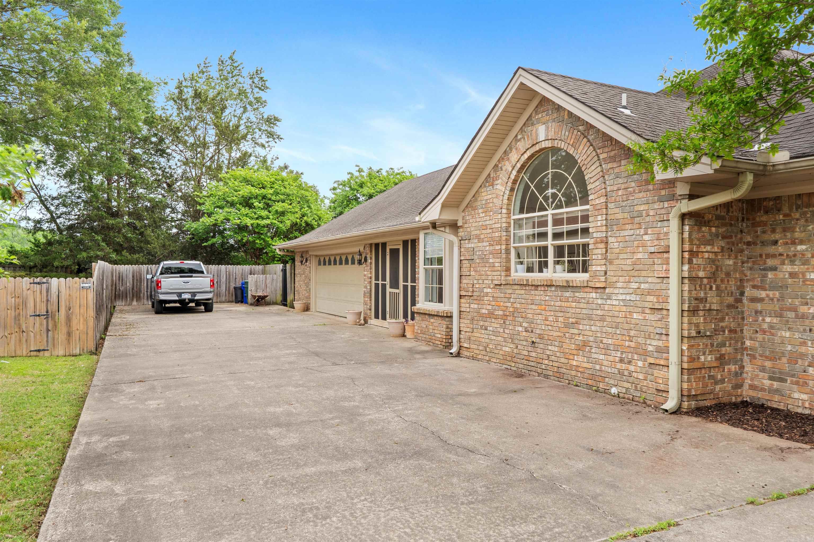 902  Heather  Conway, AR