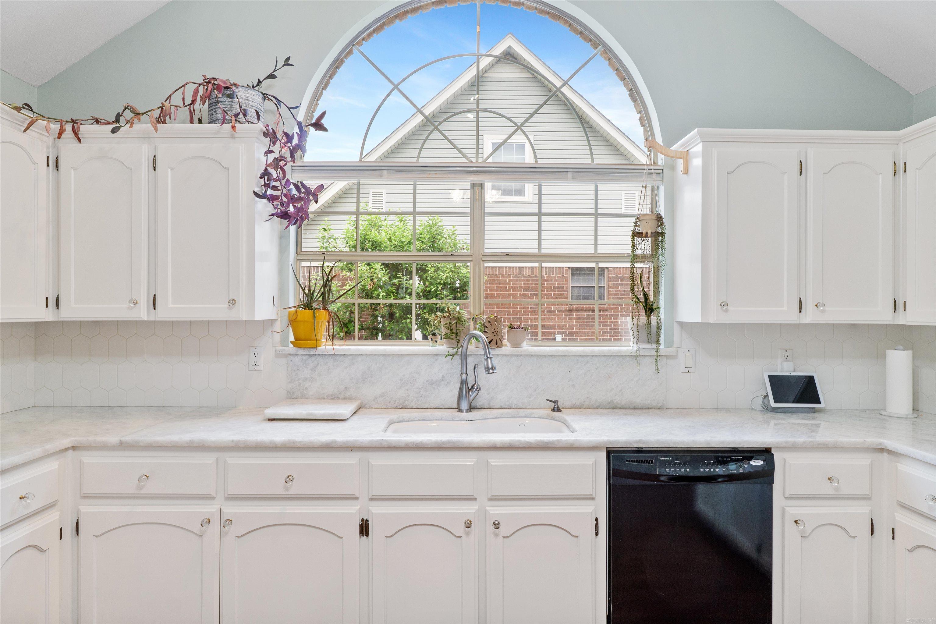 902  Heather  Conway, AR