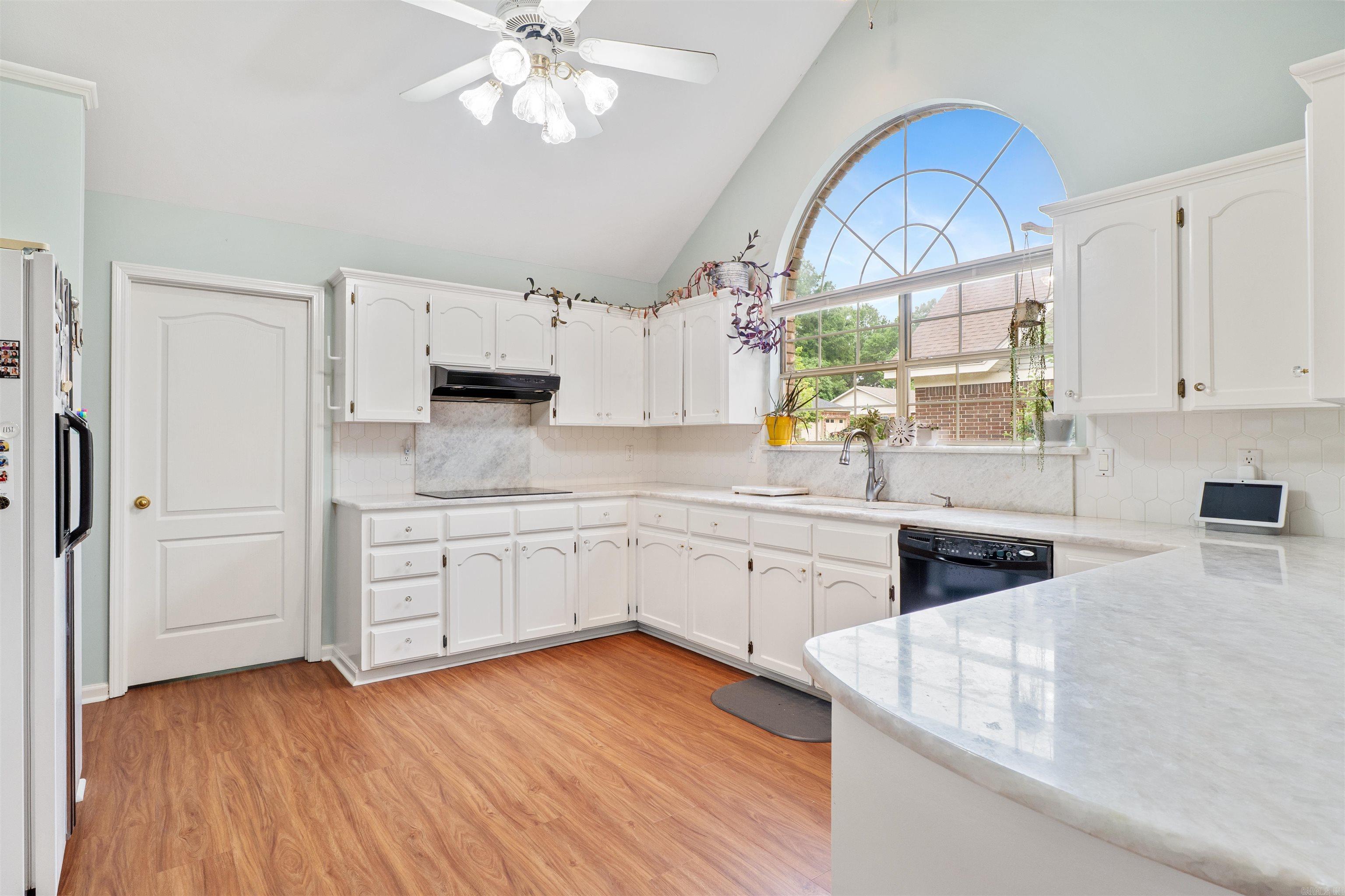 902  Heather  Conway, AR
