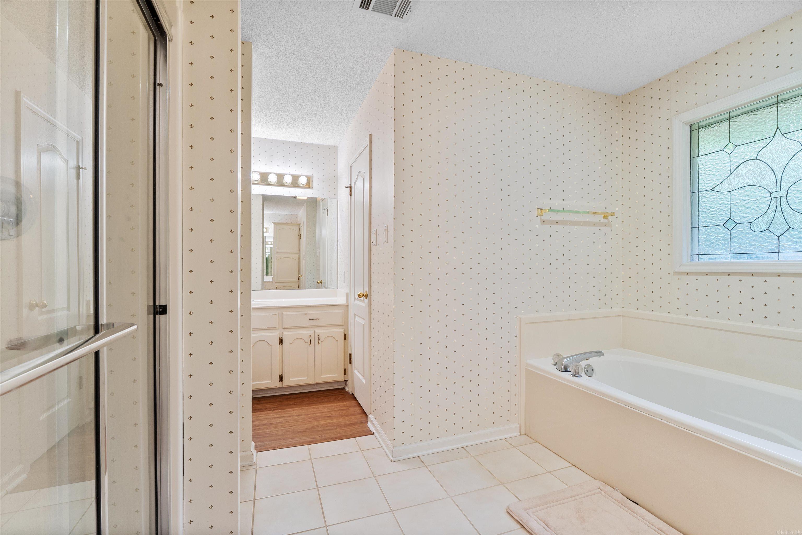 902  Heather  Conway, AR