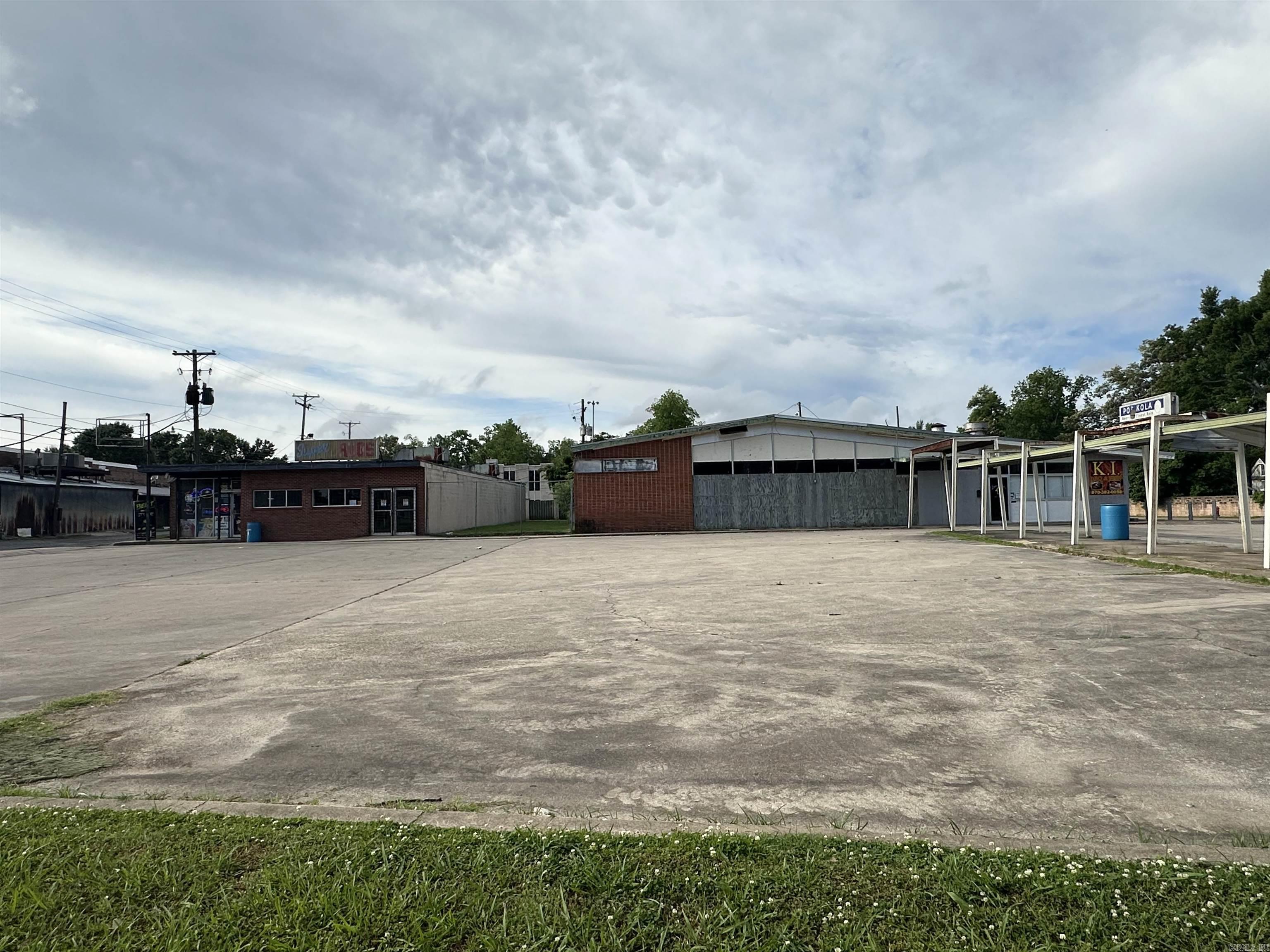 105 W Choctaw  Dumas, AR