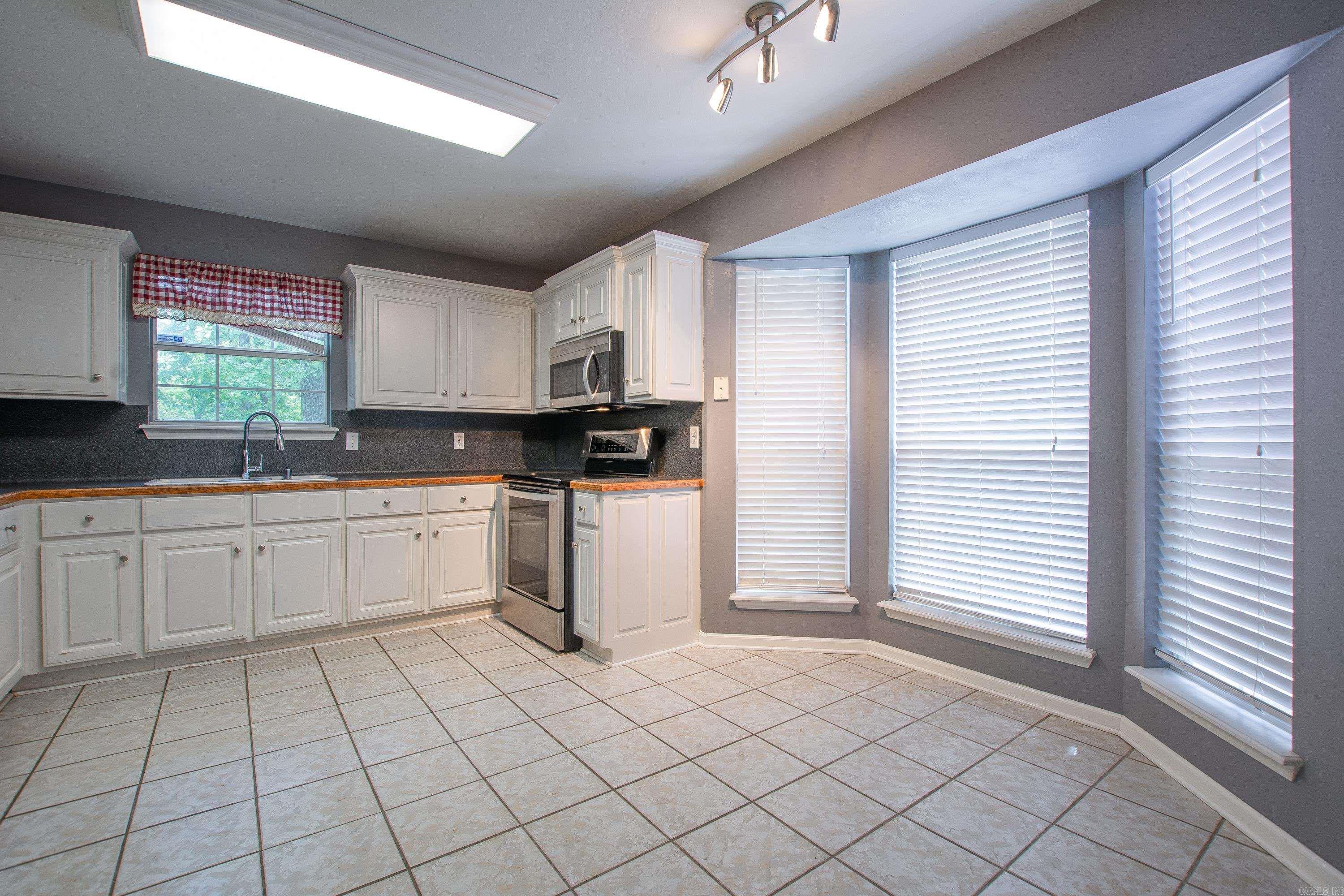 2109  Stoney Creek  Little Rock, AR