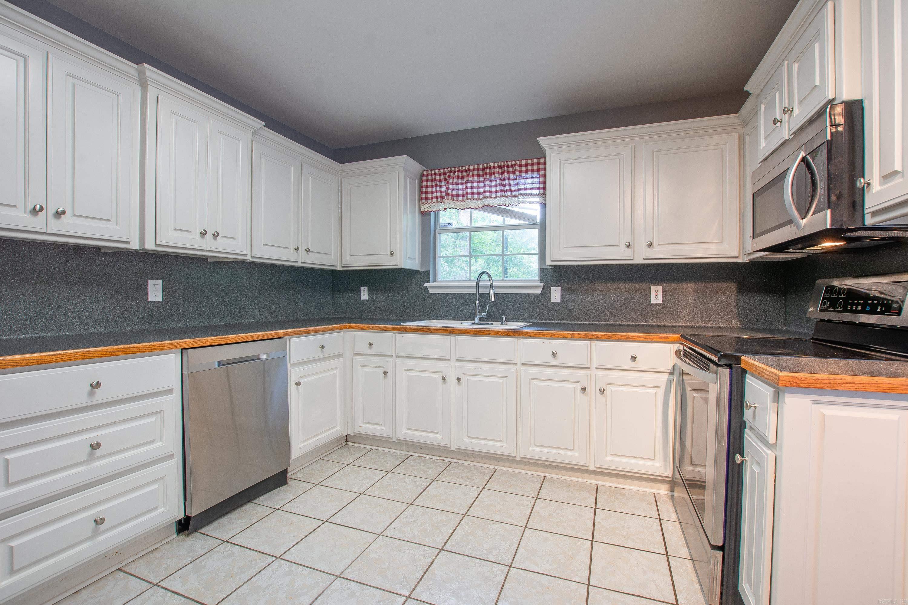 2109  Stoney Creek  Little Rock, AR