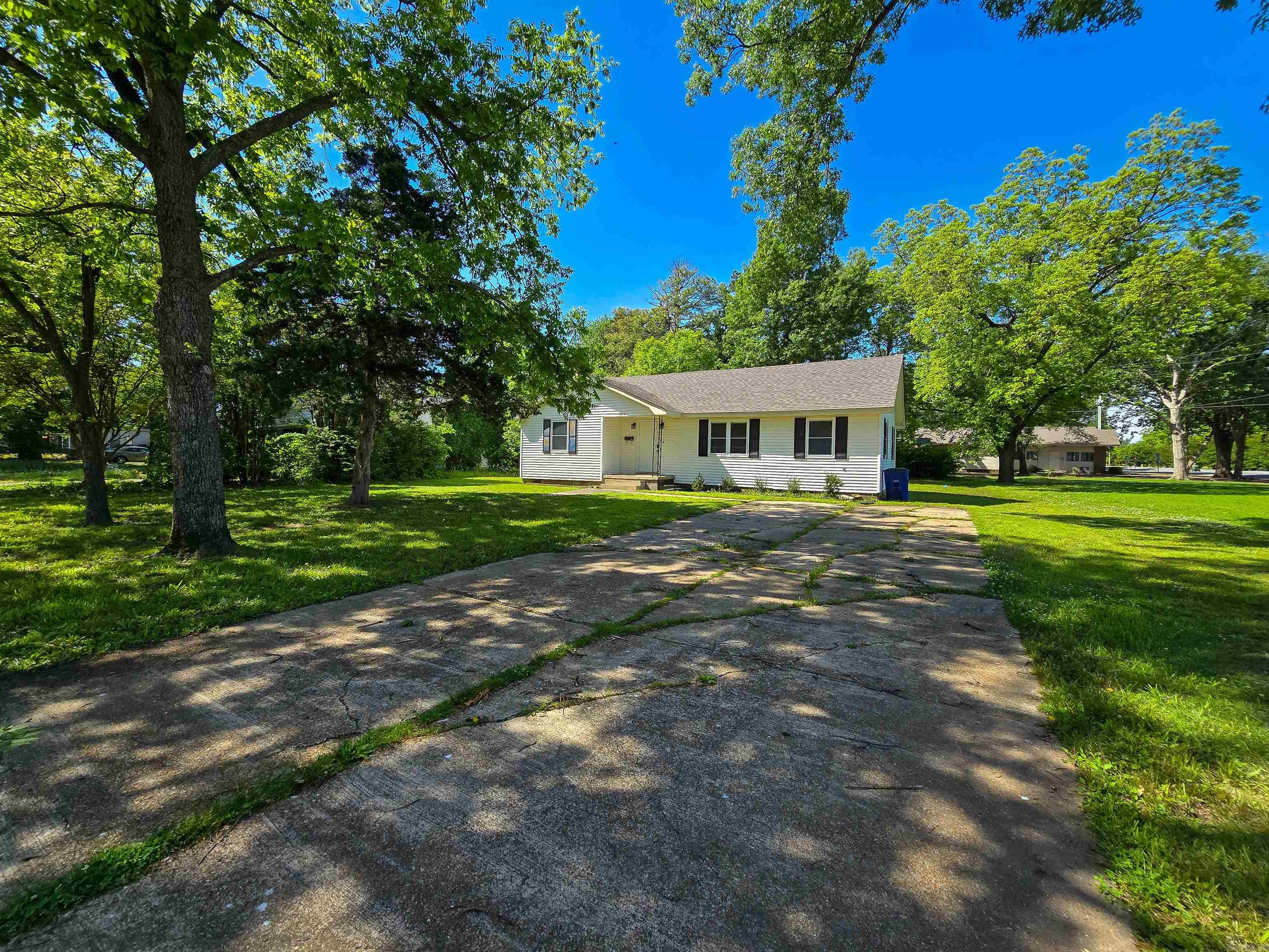504  St Francis  Marked Tree, AR