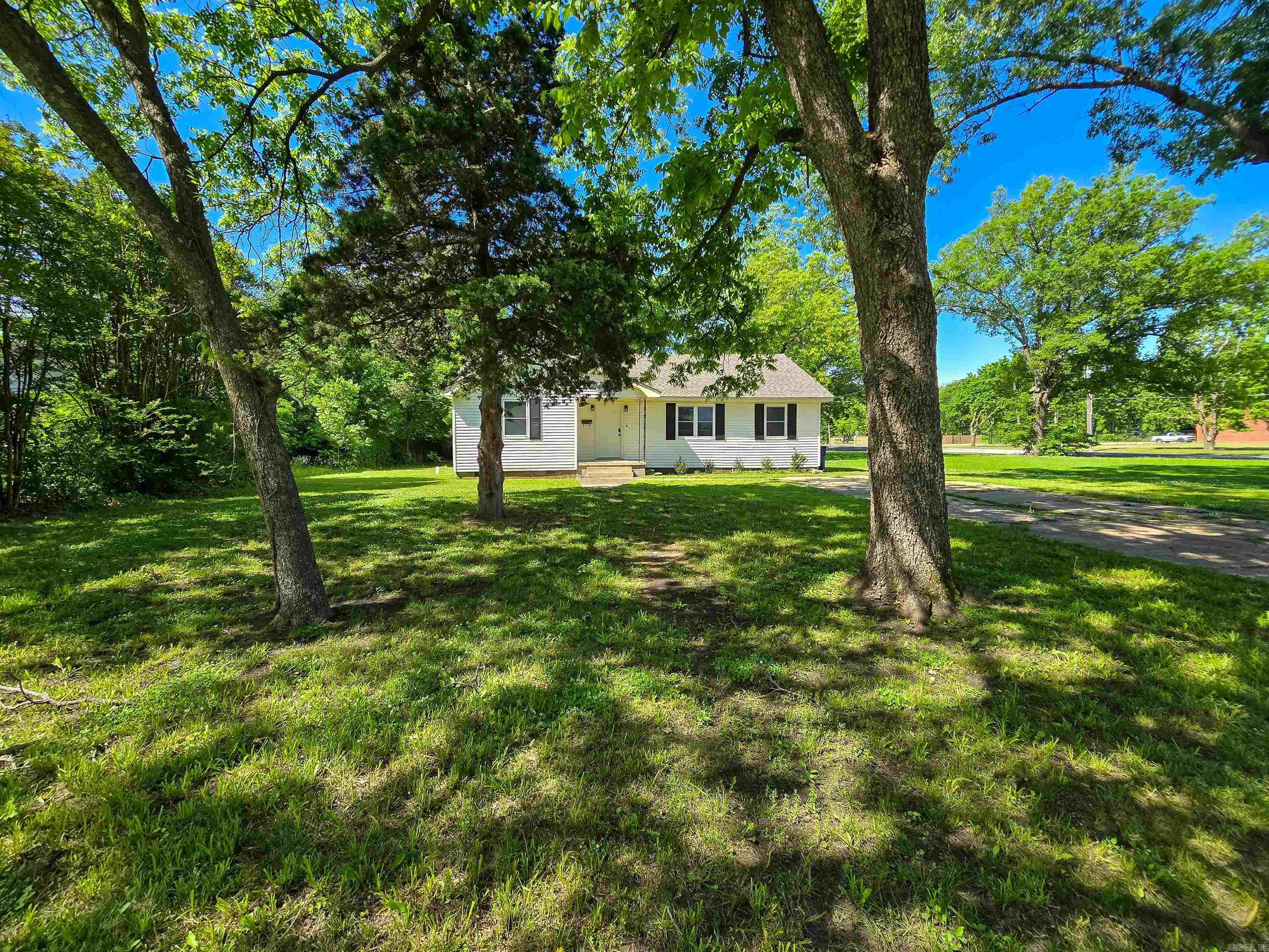 504  St Francis  Marked Tree, AR