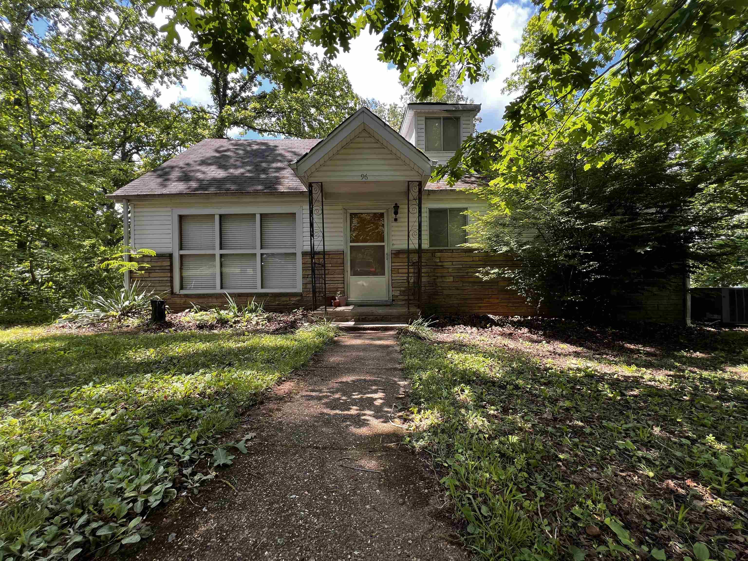 96 E Lakeshore  Cherokee Village, AR