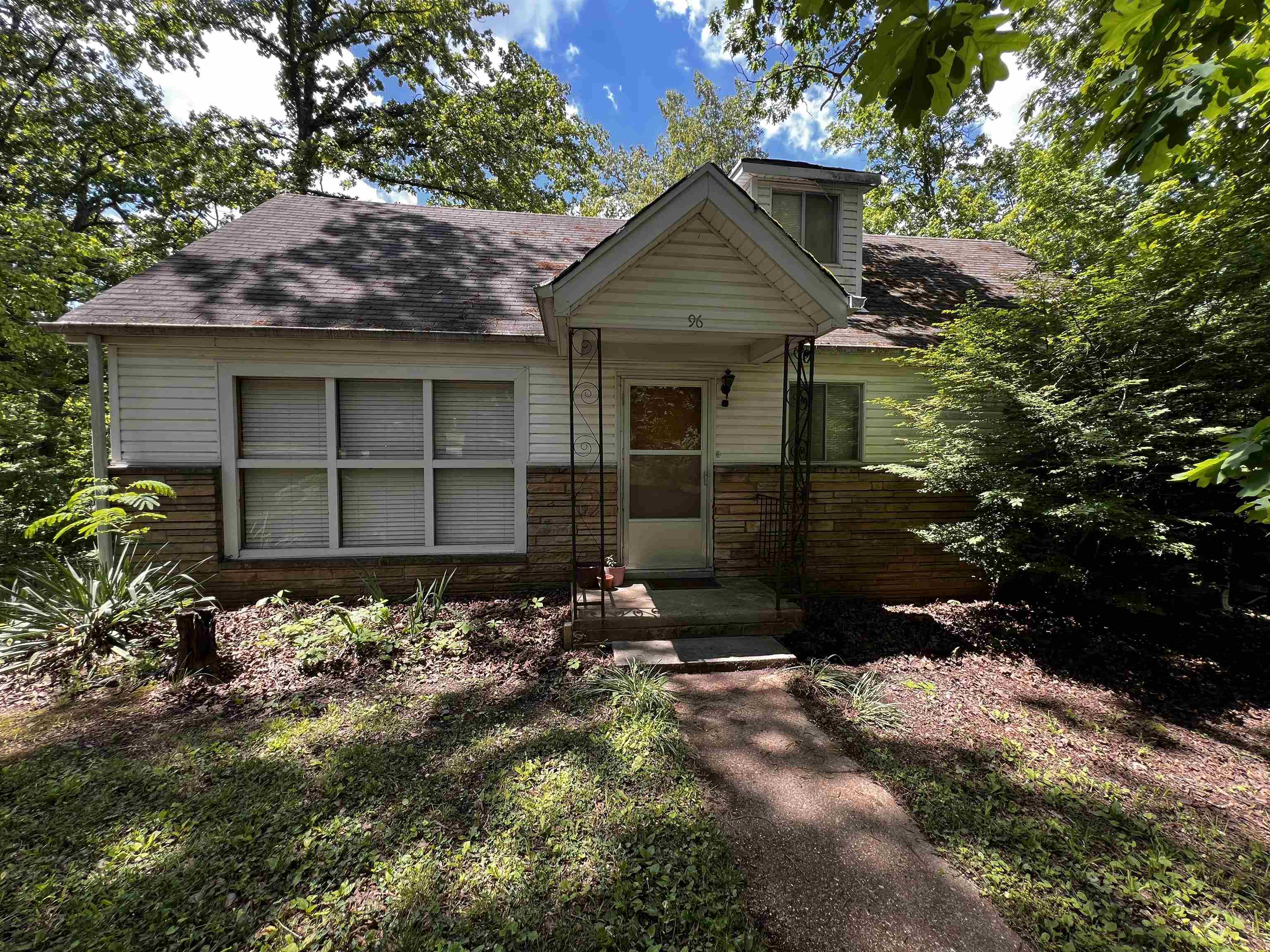 96 E Lakeshore  Cherokee Village, AR