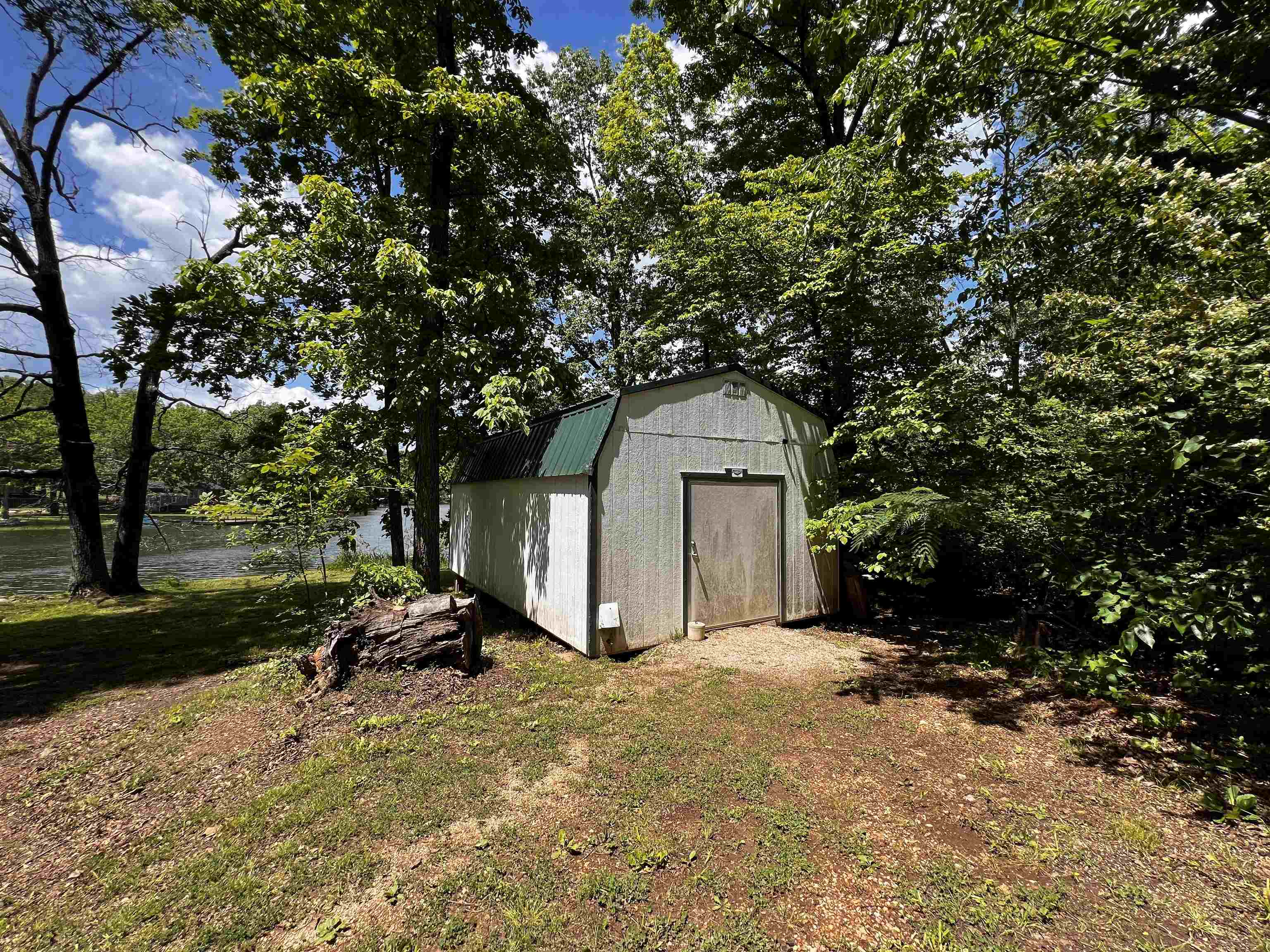 96 E Lakeshore  Cherokee Village, AR