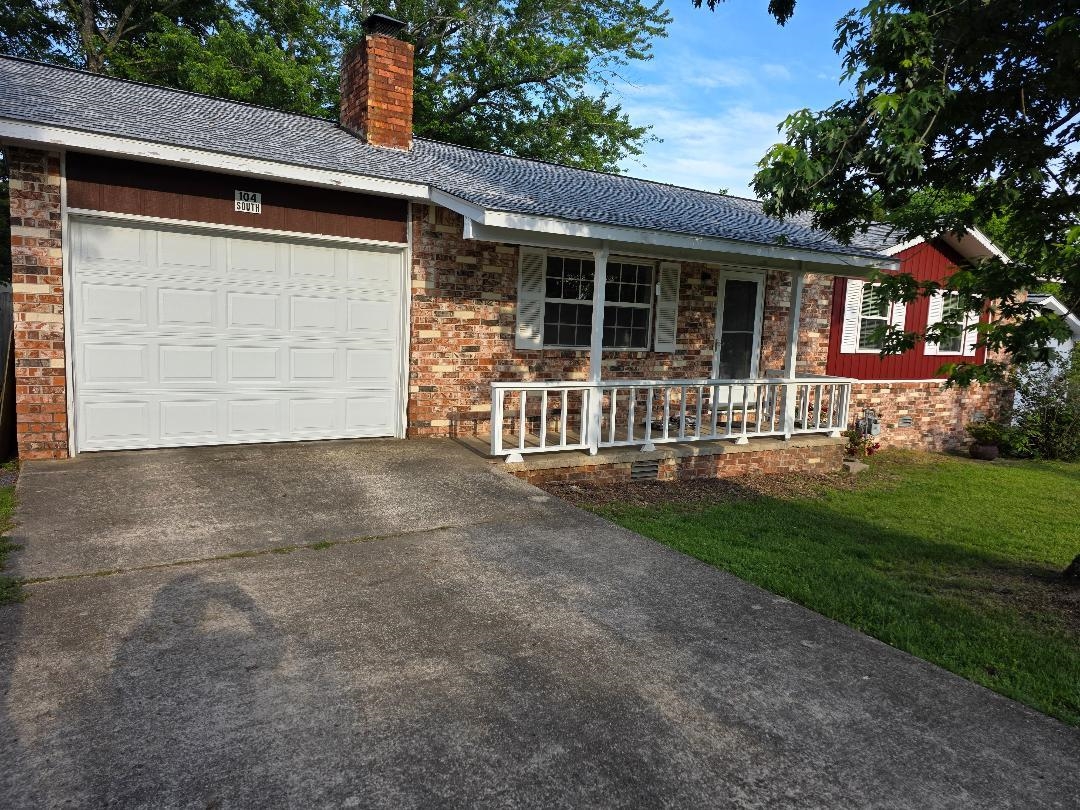 104 S Grover  Mountain View, AR