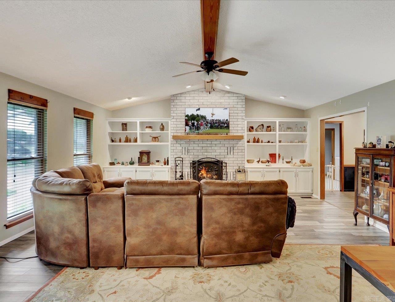 72  Pintuerero  Hot Springs Village, AR