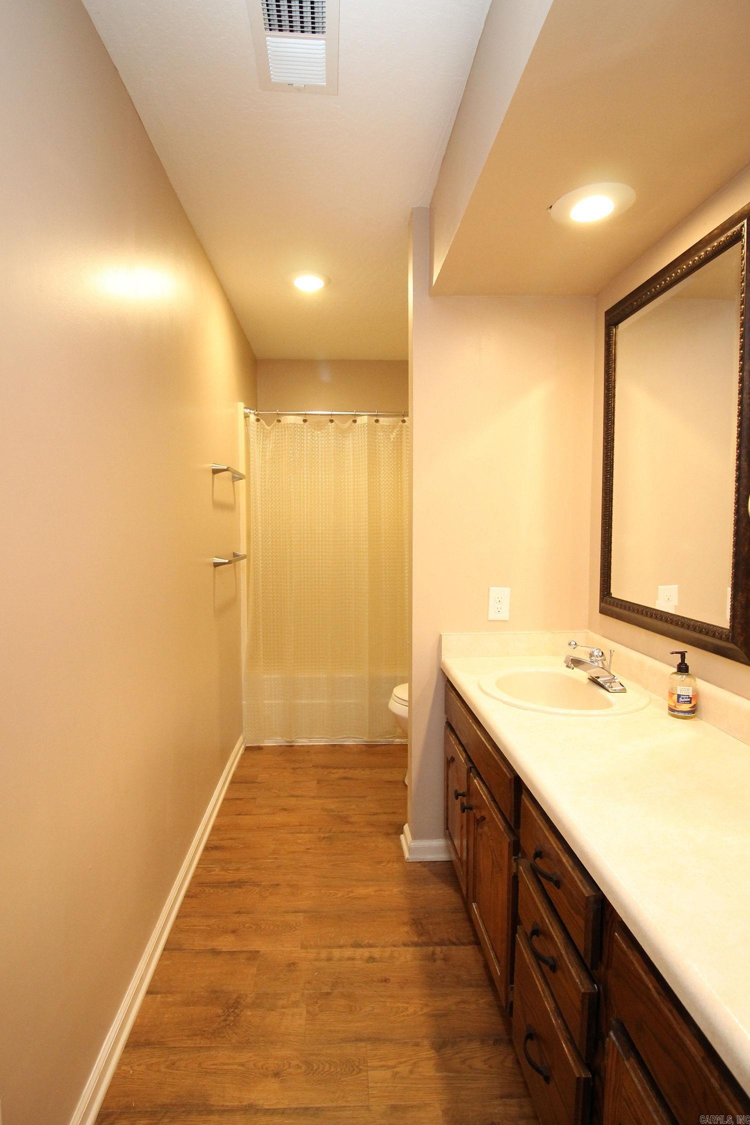 402  Bellwood Dr.  Paragould, AR