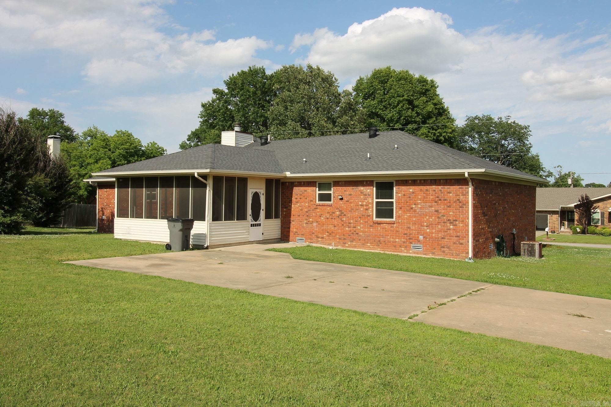 402  Bellwood Dr.  Paragould, AR