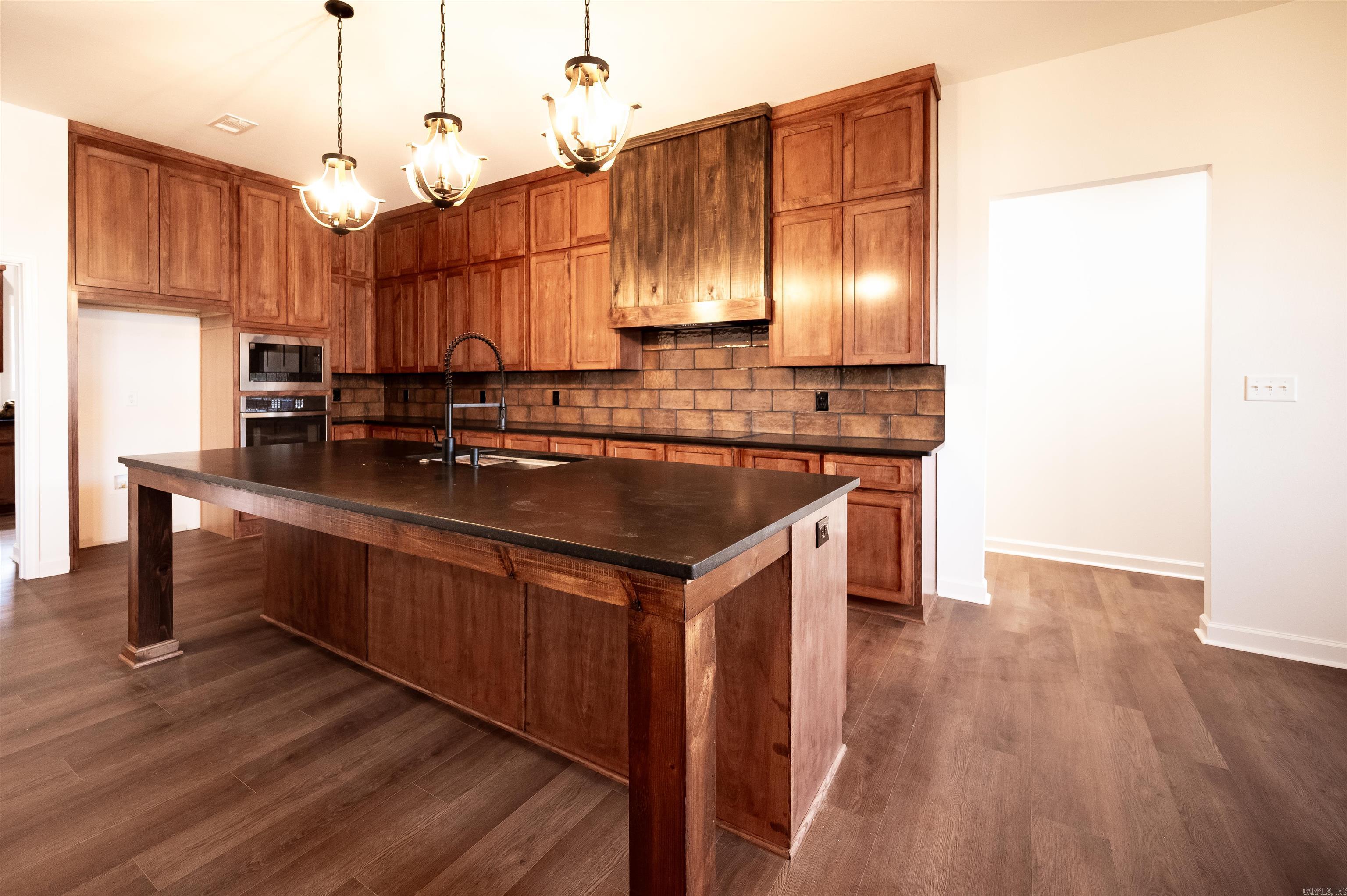 1045  Stagecoach  Cabot, AR