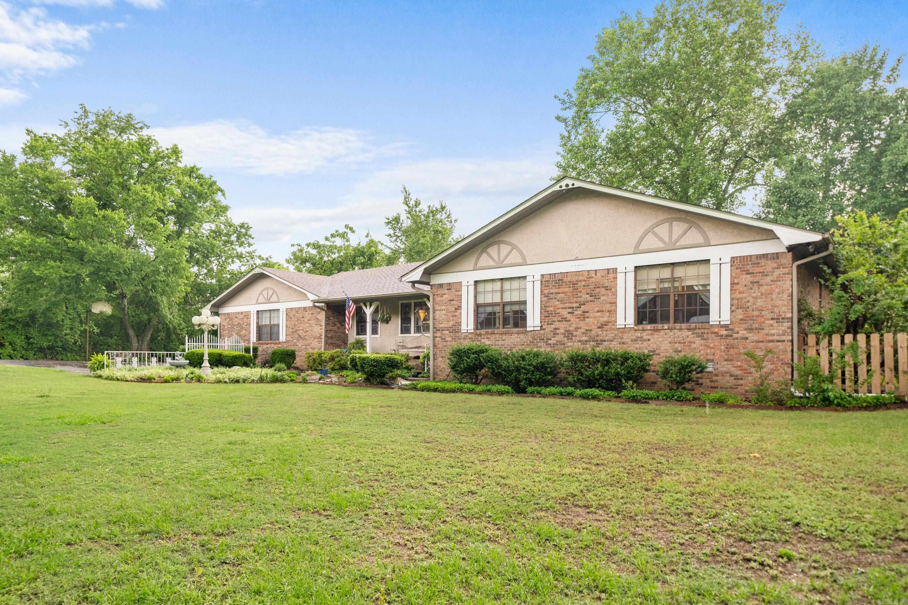 120  Sanson  Hot Springs, AR